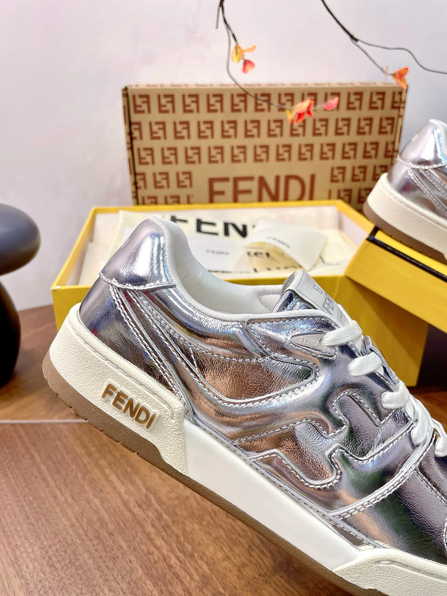 Women's Sneakers FENDI 17957326