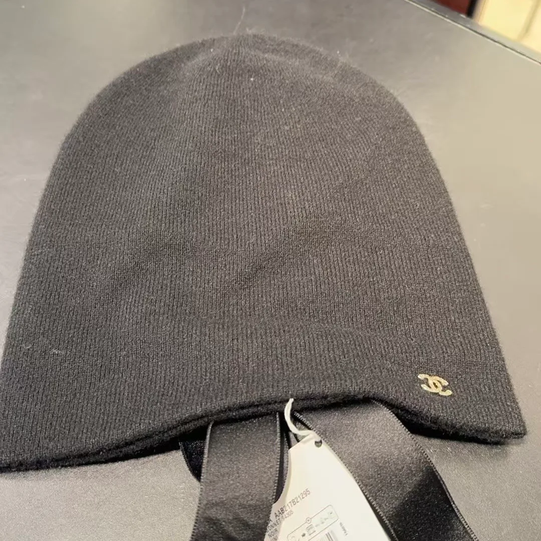 Hats CHANEL 18347796