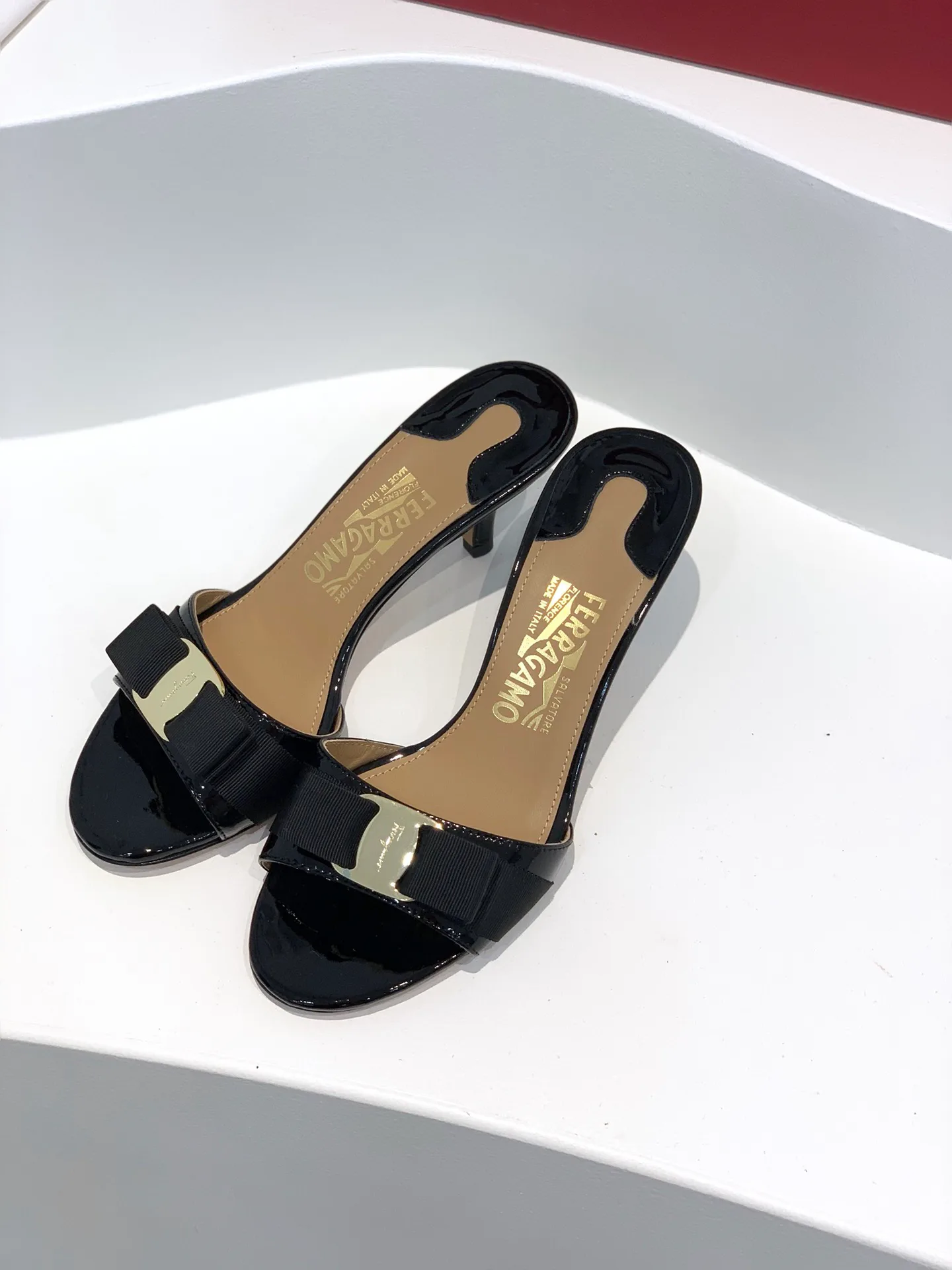Women's Open-Toe Sandals SALVATORE FERRAGAMO 17642543
