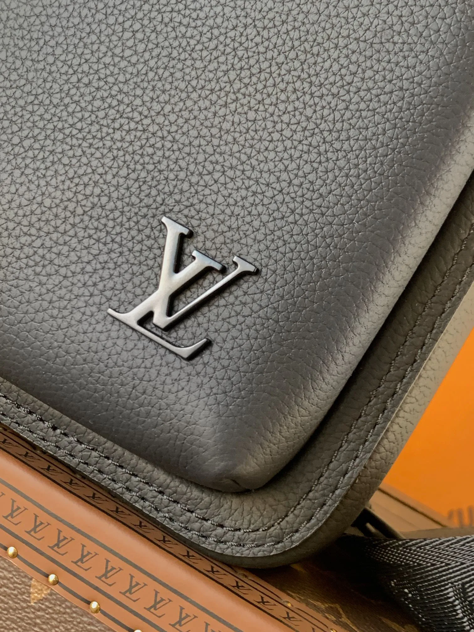 Women's Shoulder Bags LOUIS VUITTON 17948720