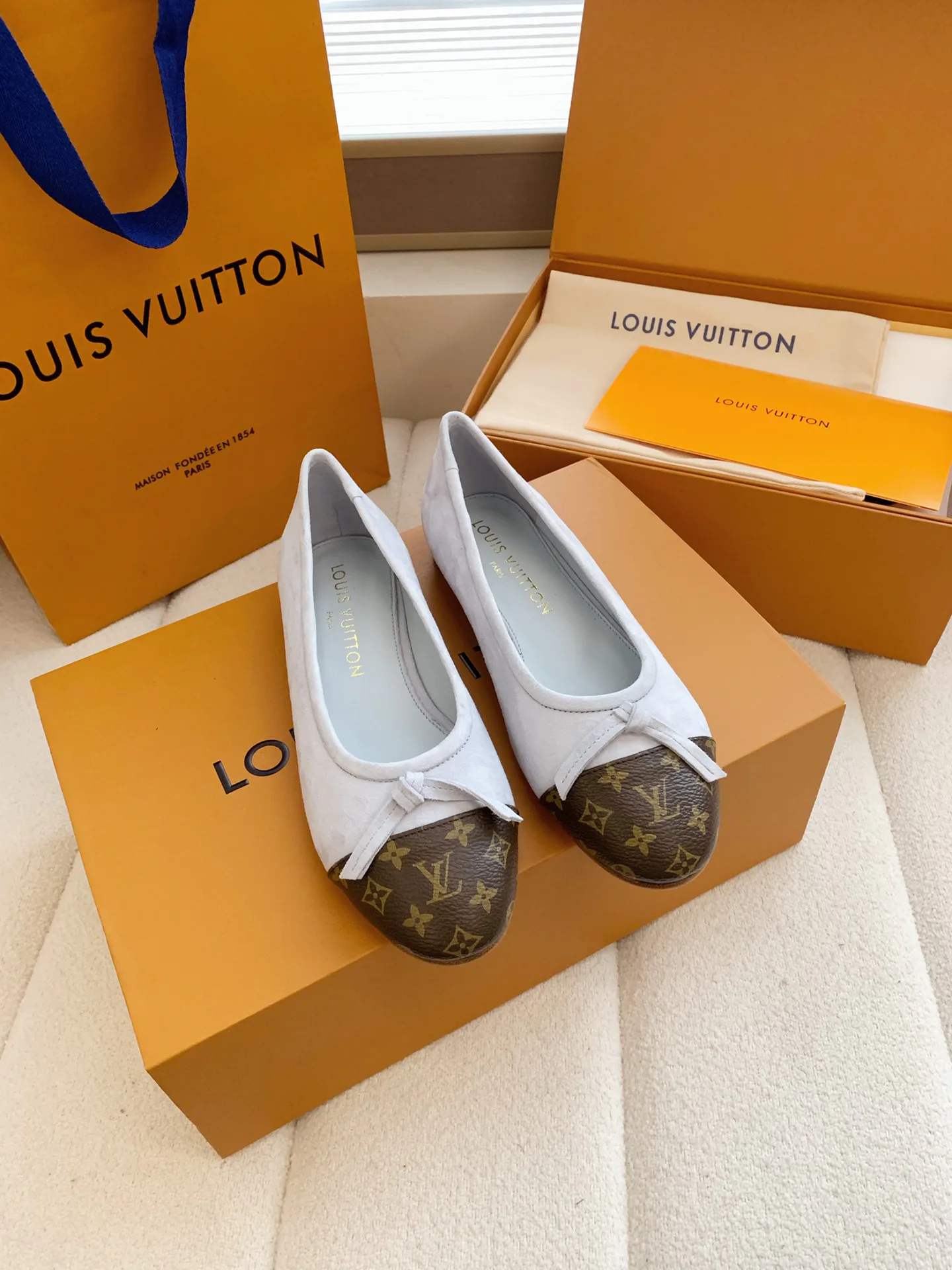 Women's Ballet Flats LOUIS VUITTON 18460944