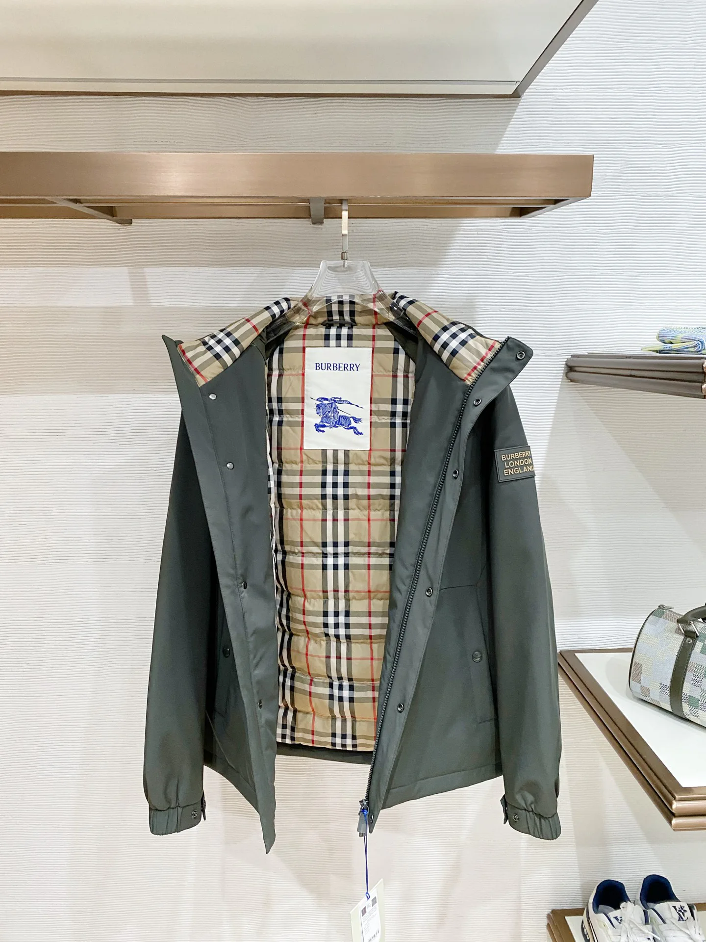Men's Jackets And Down Jackets BURBERRY 17941269