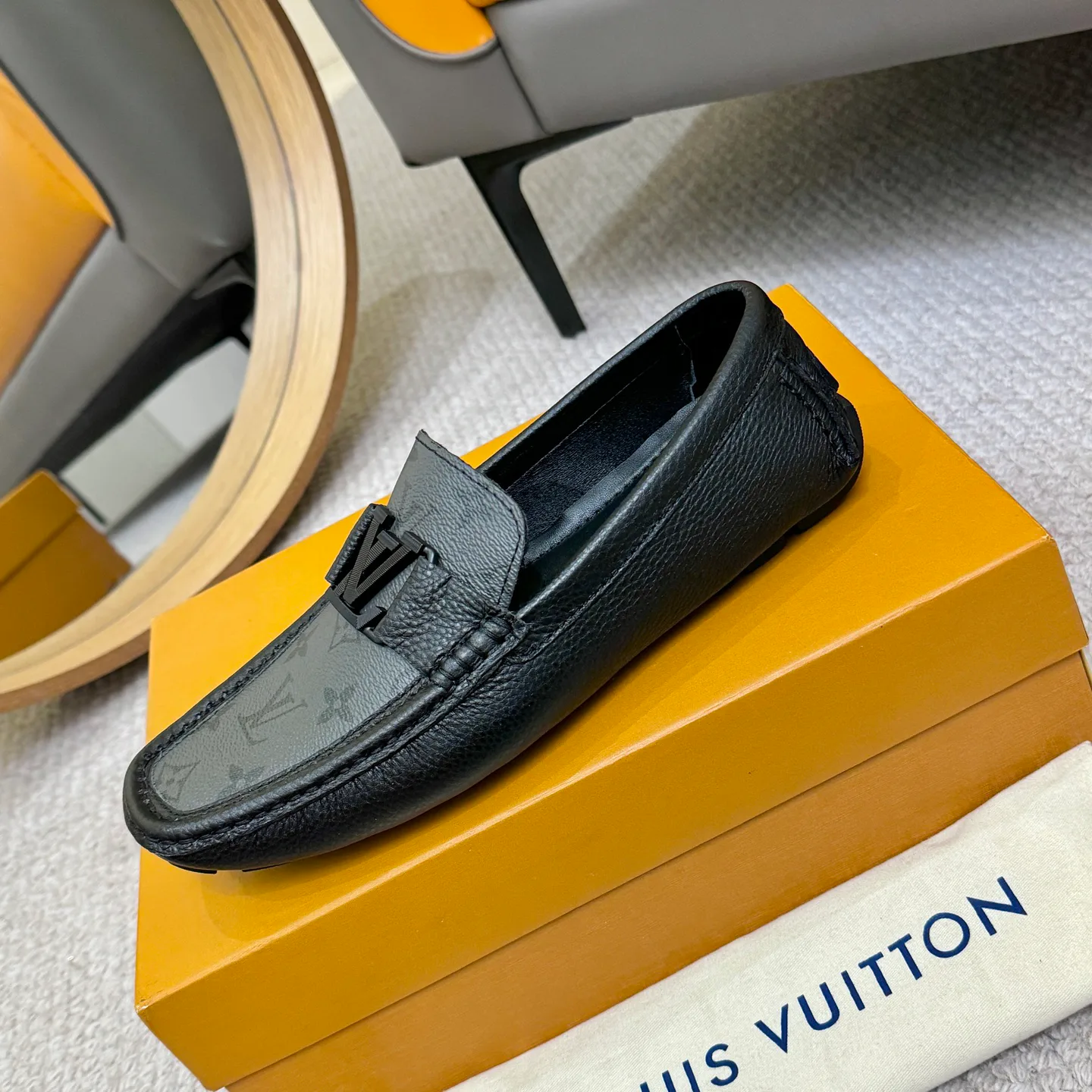 Men's Loafers And Dress Shoes LOUIS VUITTON 17514743