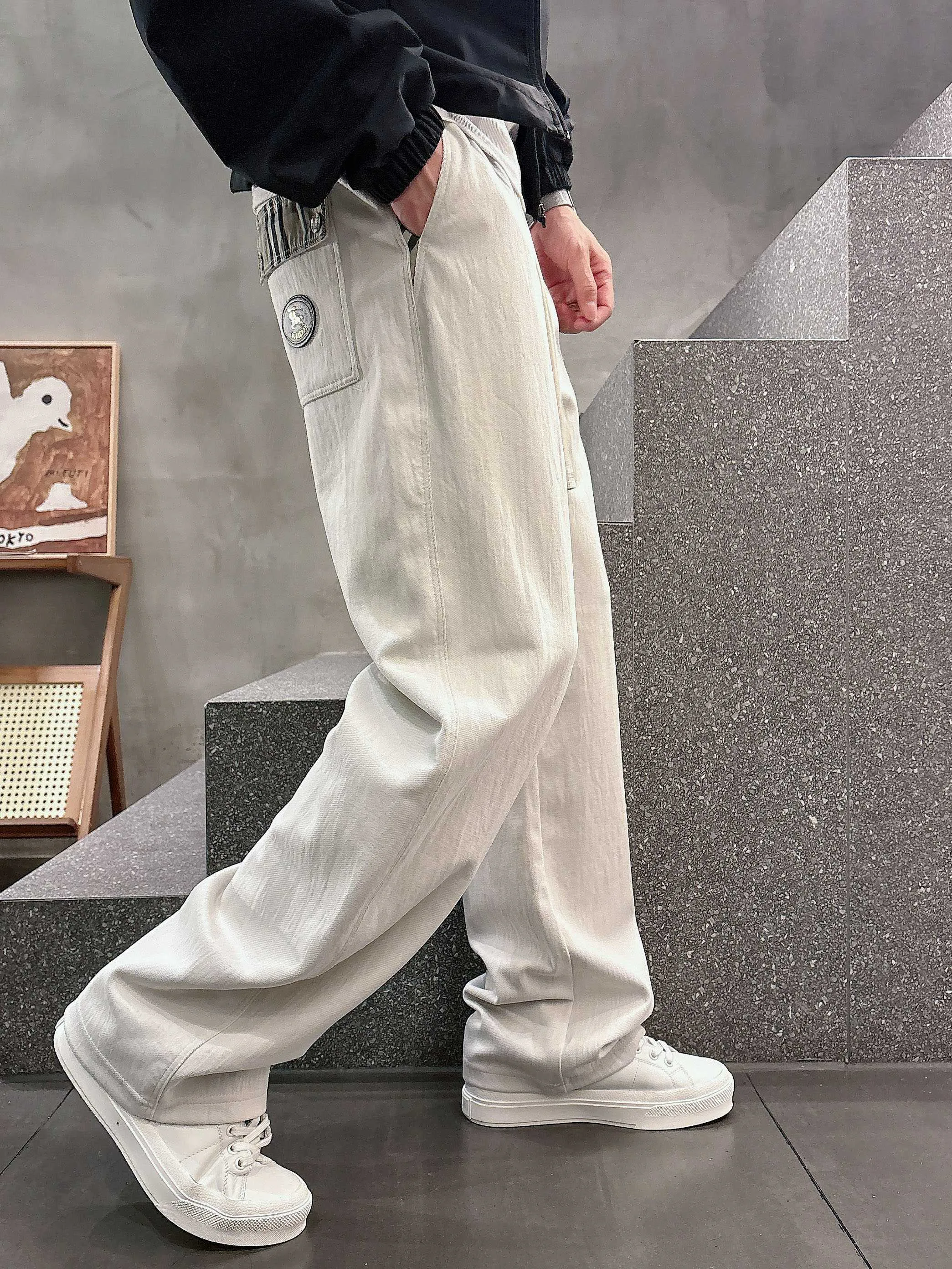 Men's Trousers BURBERRY 18368696