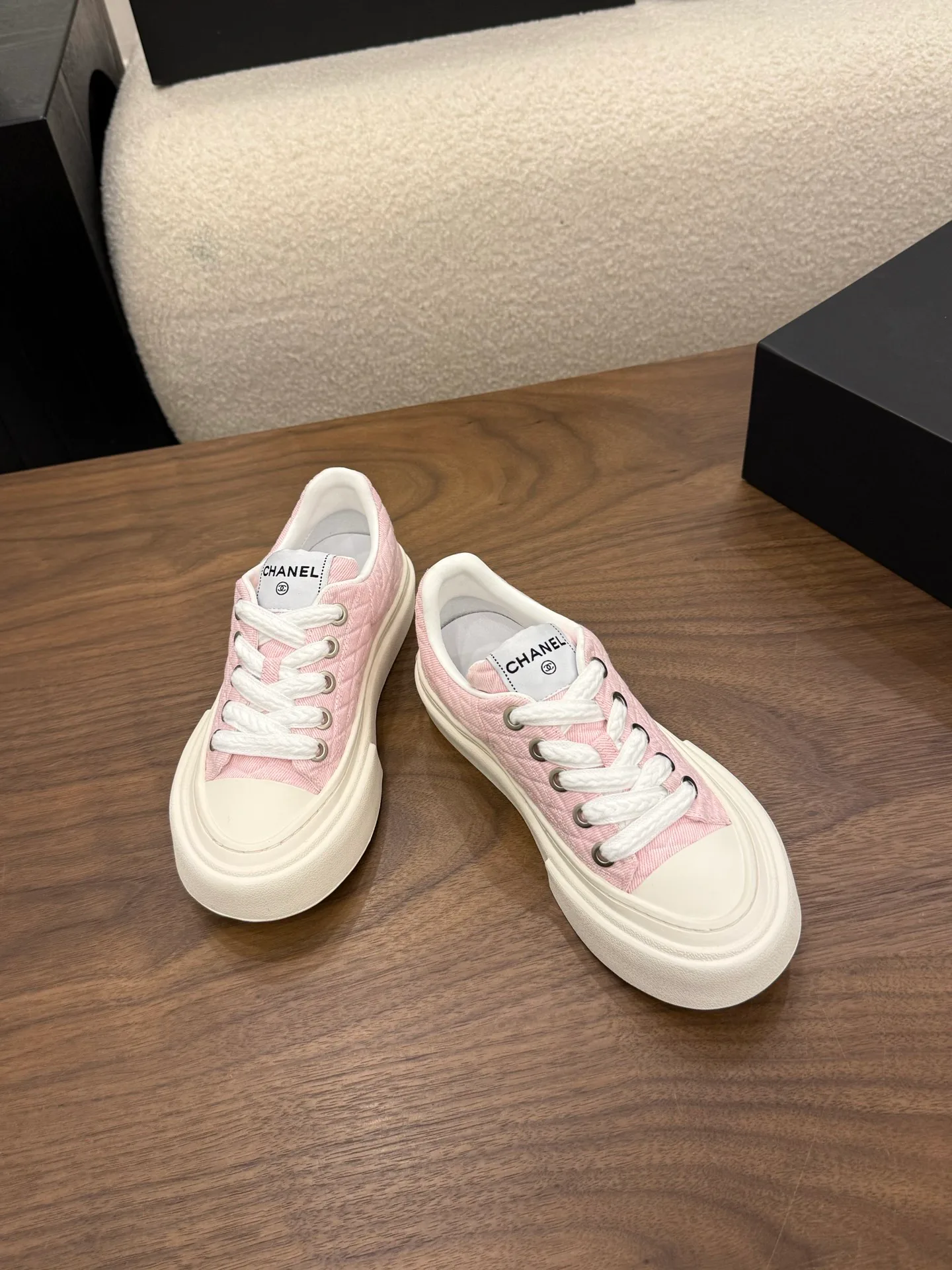 Women's Sneakers CHANEL 17996719