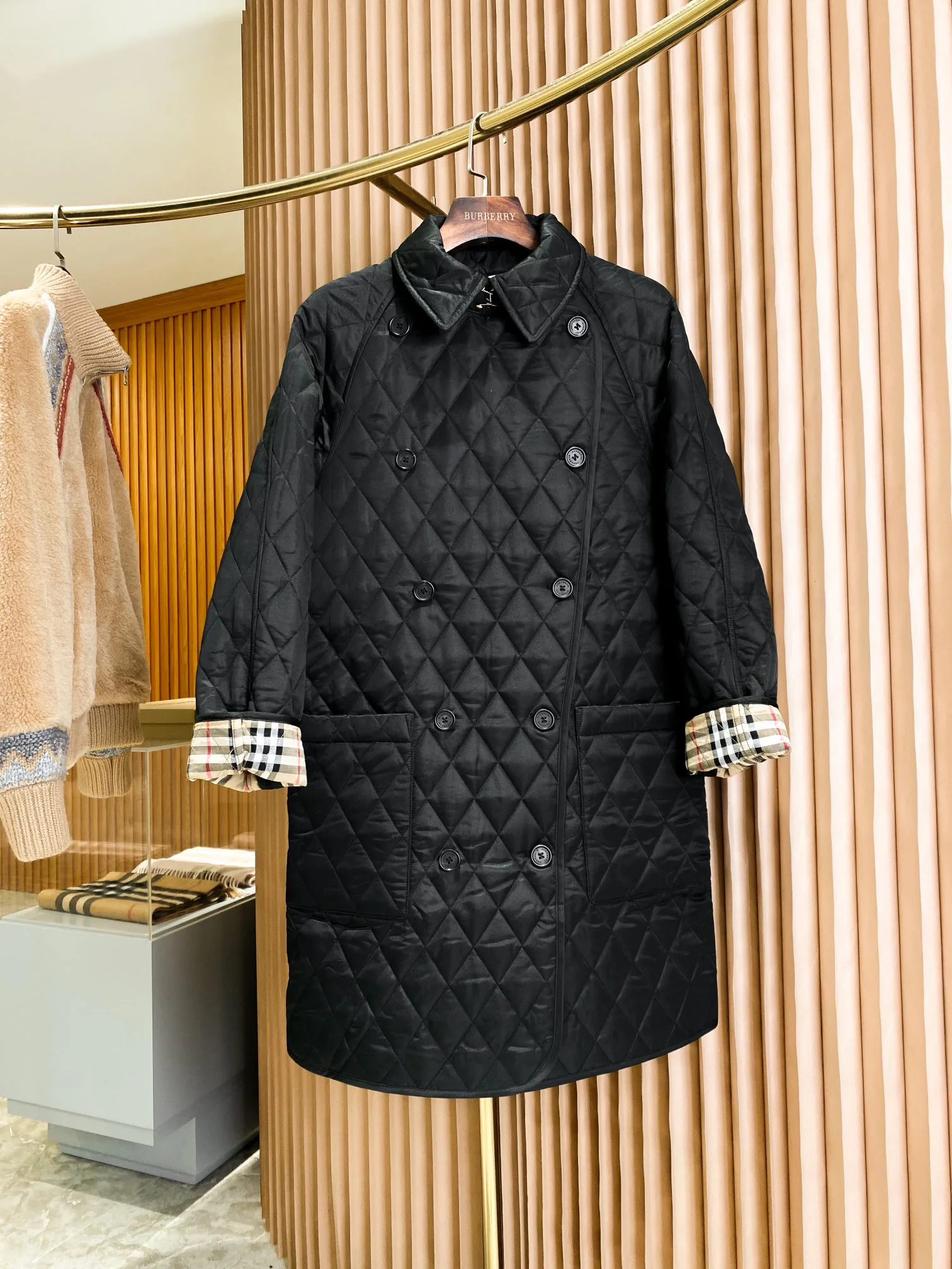 Women's Jackets And Down Jackets BURBERRY 18277304