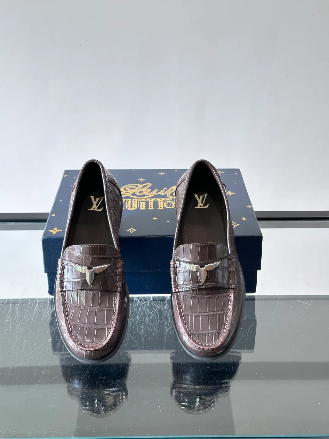 Men's Loafers And Dress Shoes LOUIS VUITTON 18118564