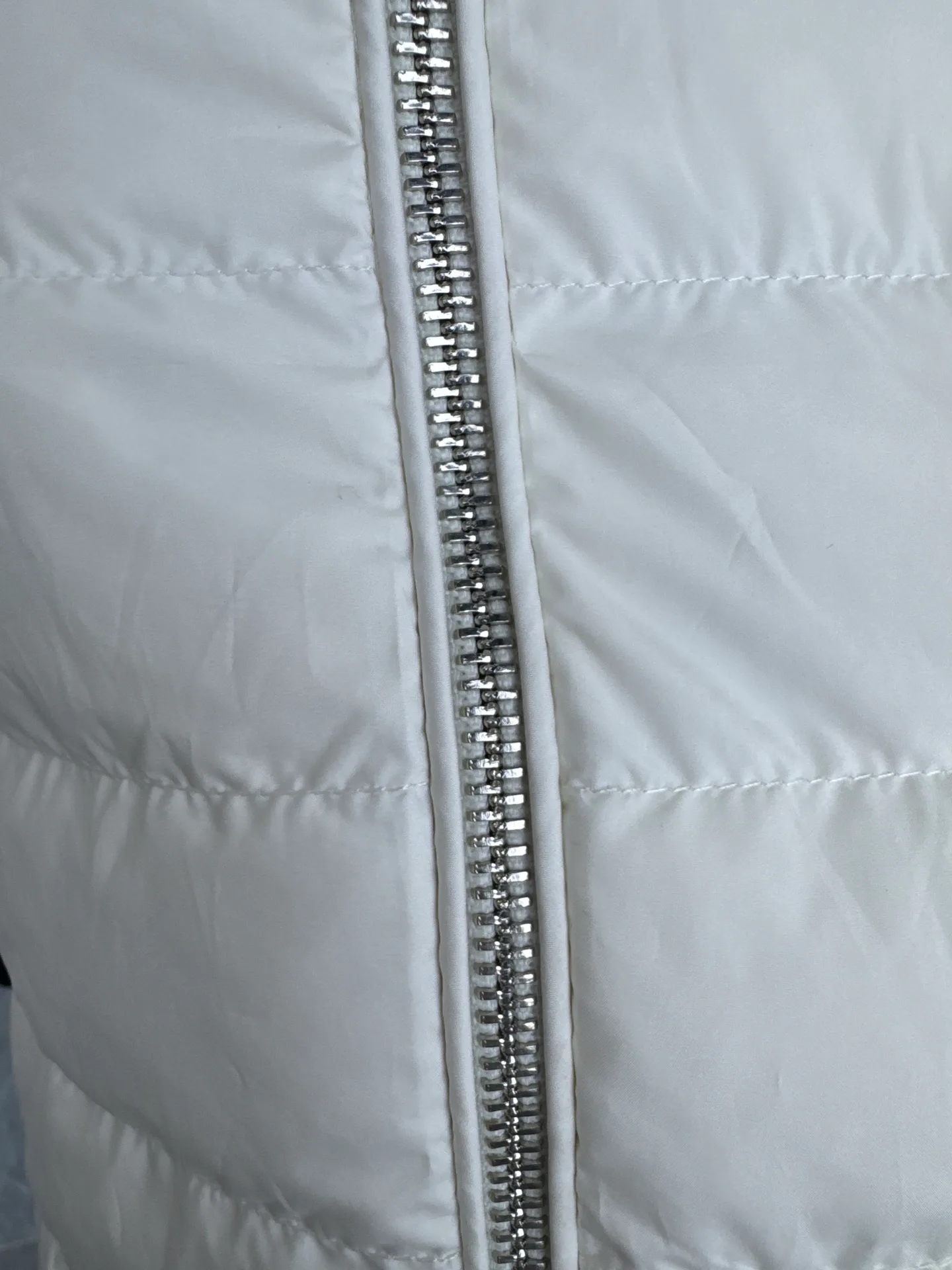 Women's Jackets And Down Jackets MONCLER 17323201