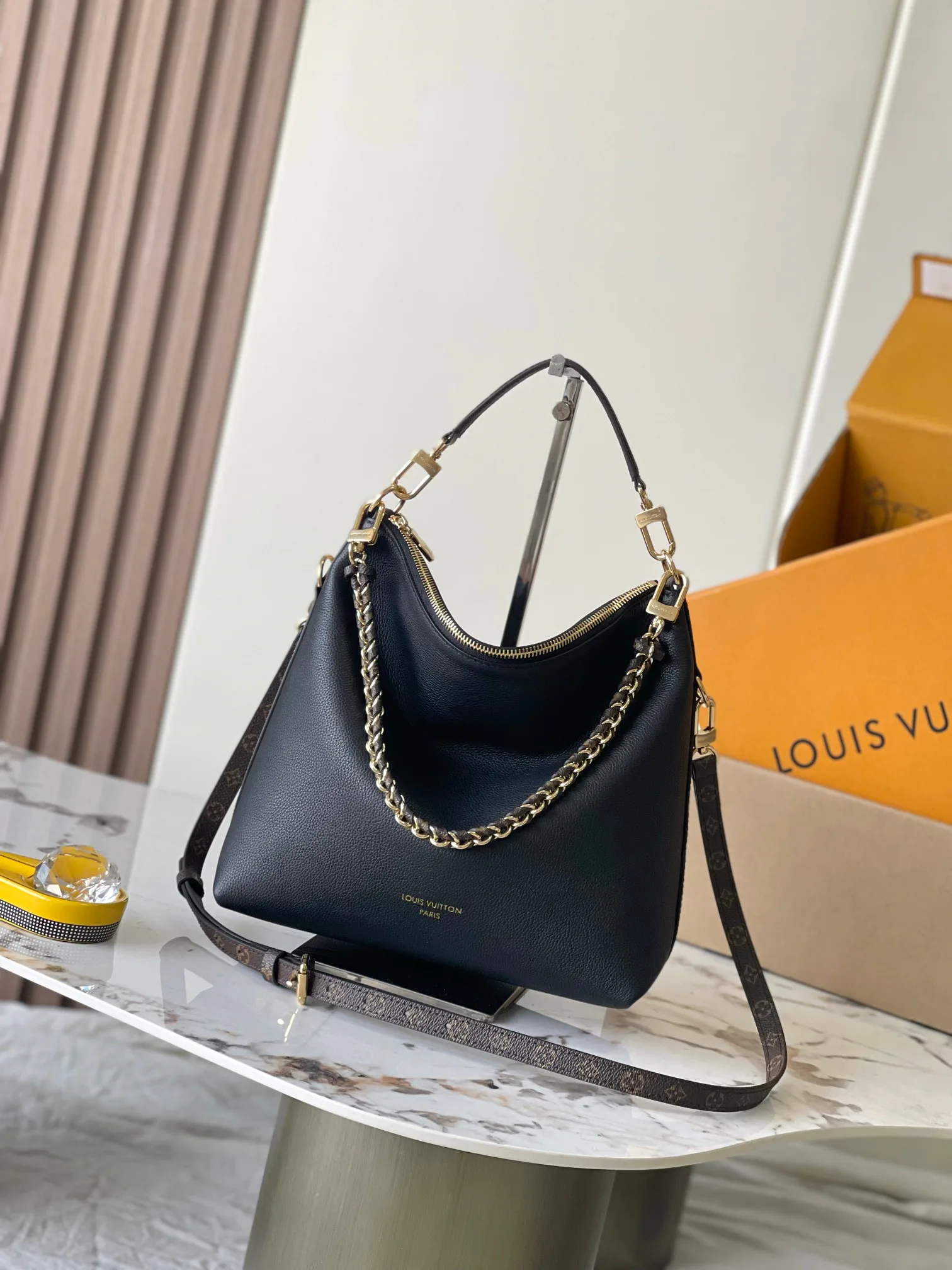 Women's Classic Handbags LOUIS VUITTON 18521046
