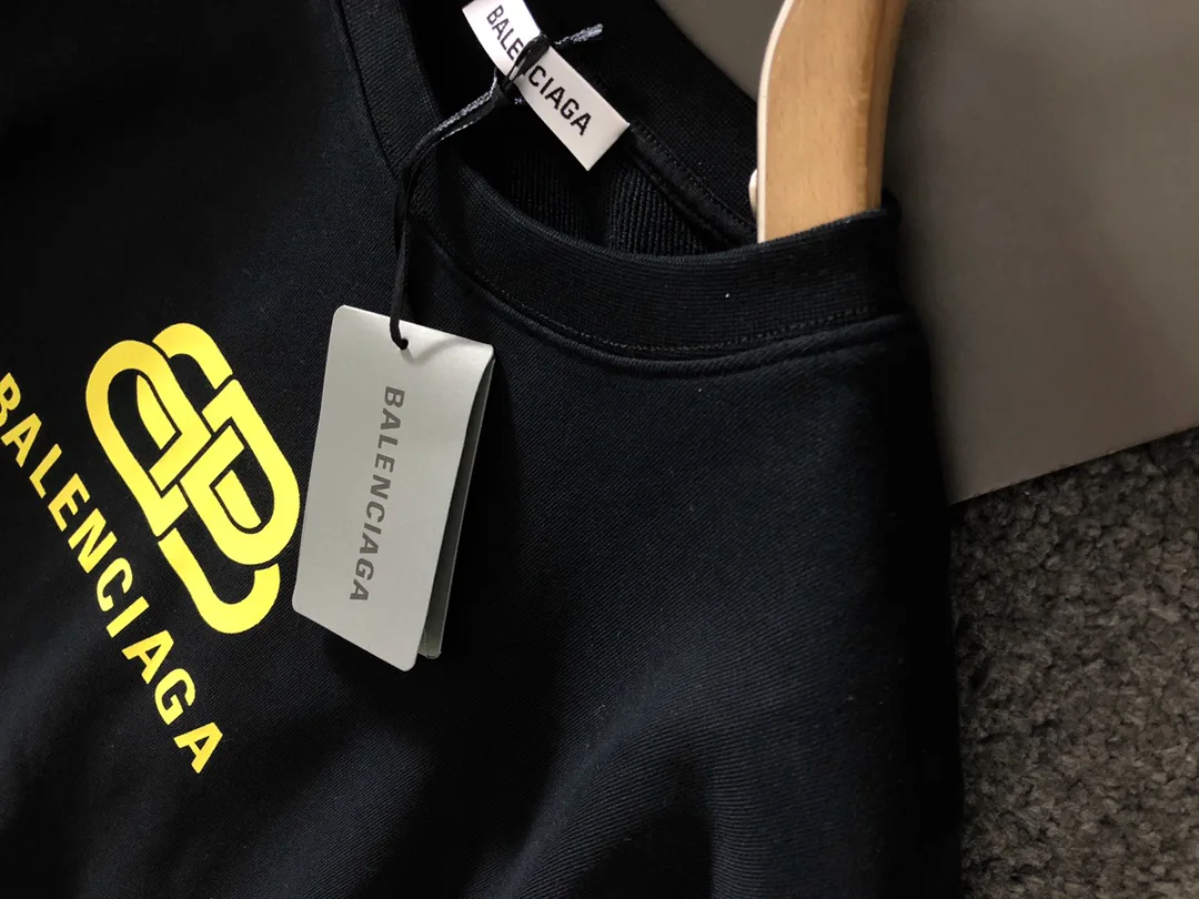 Men's Sweatshirts And Hoodies BALENCIAGA 18543110