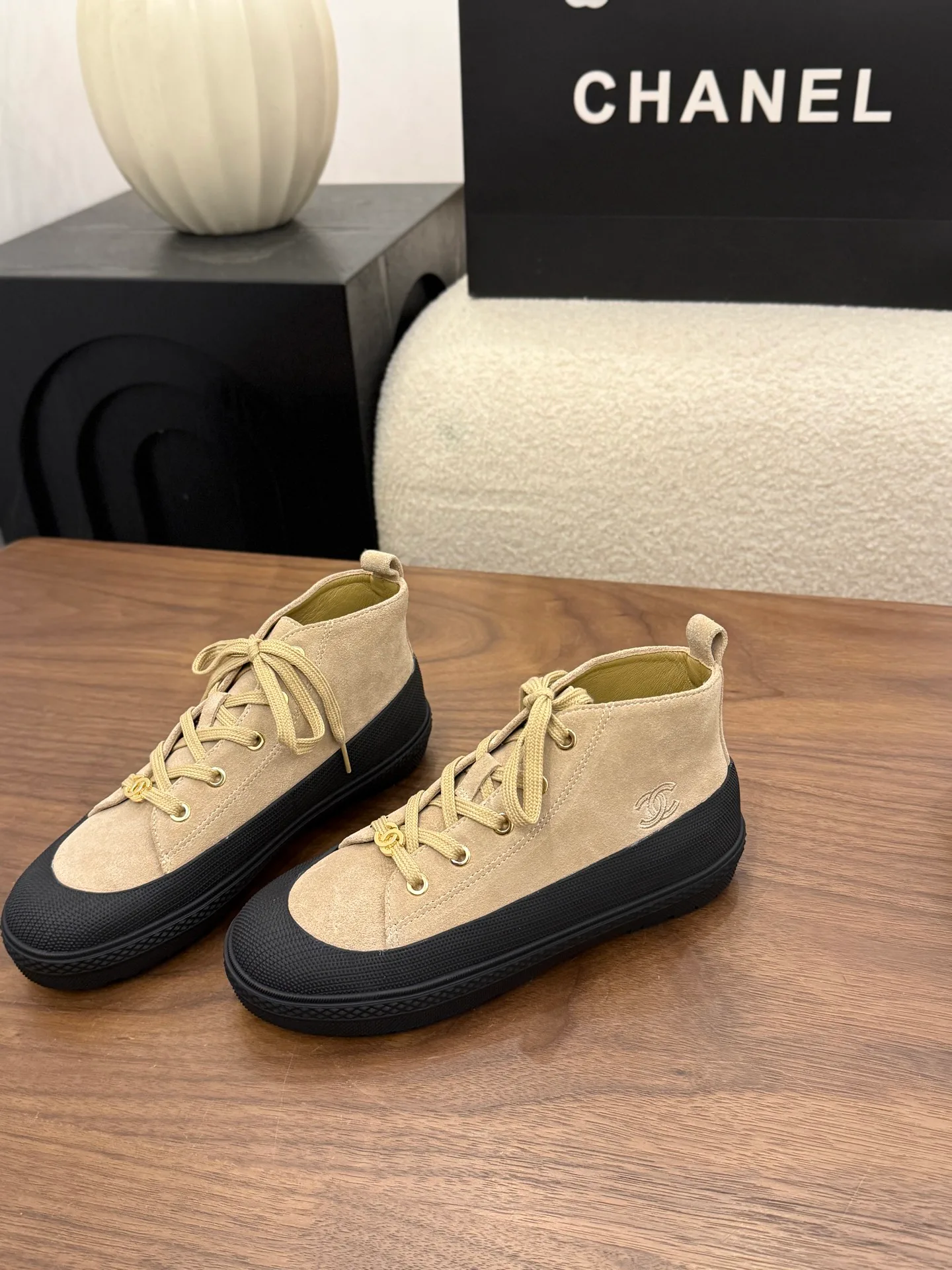 Women's Sneakers CHANEL 18223592