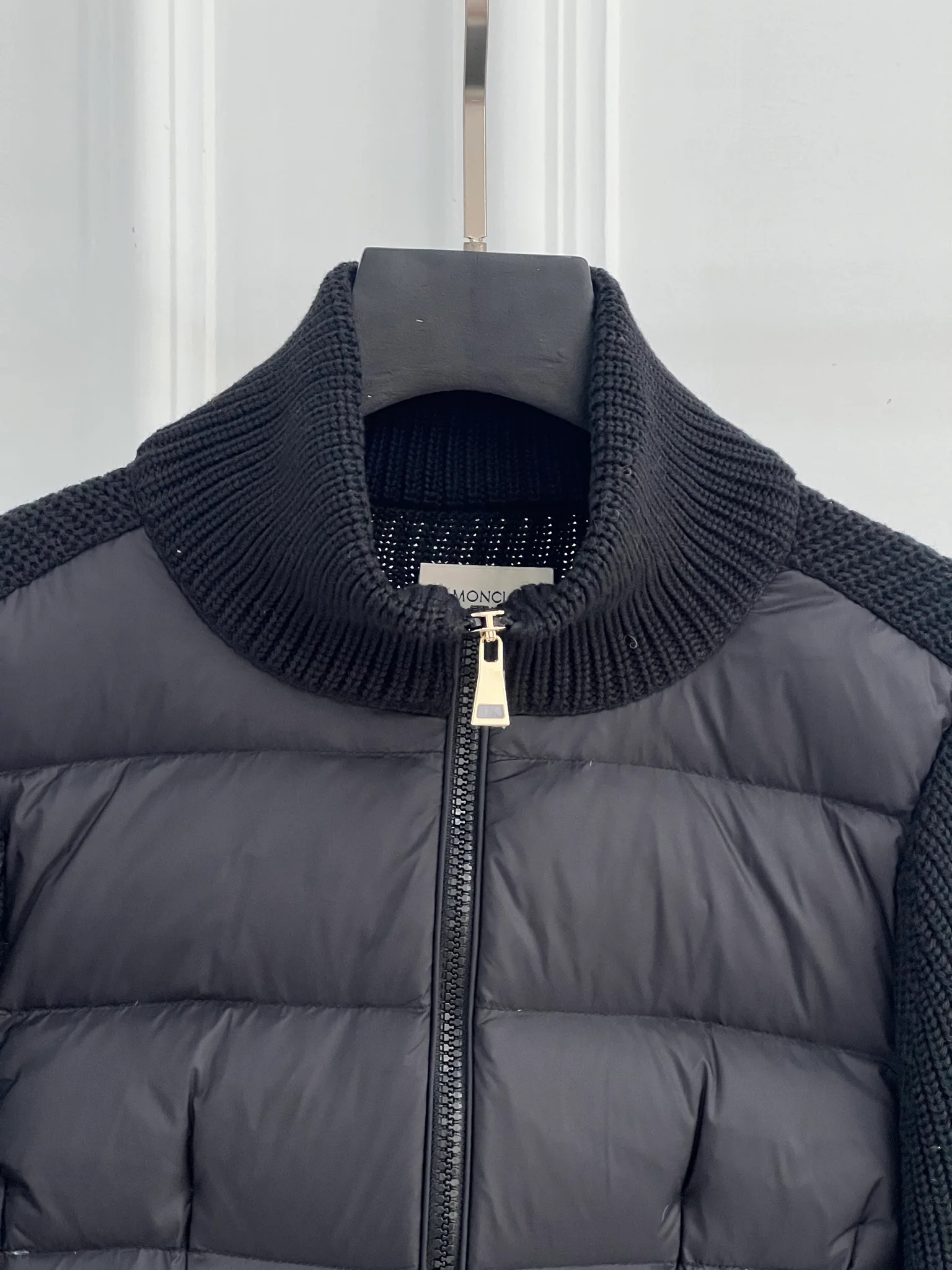Women's Jackets And Down Jackets MONCLER 18416252