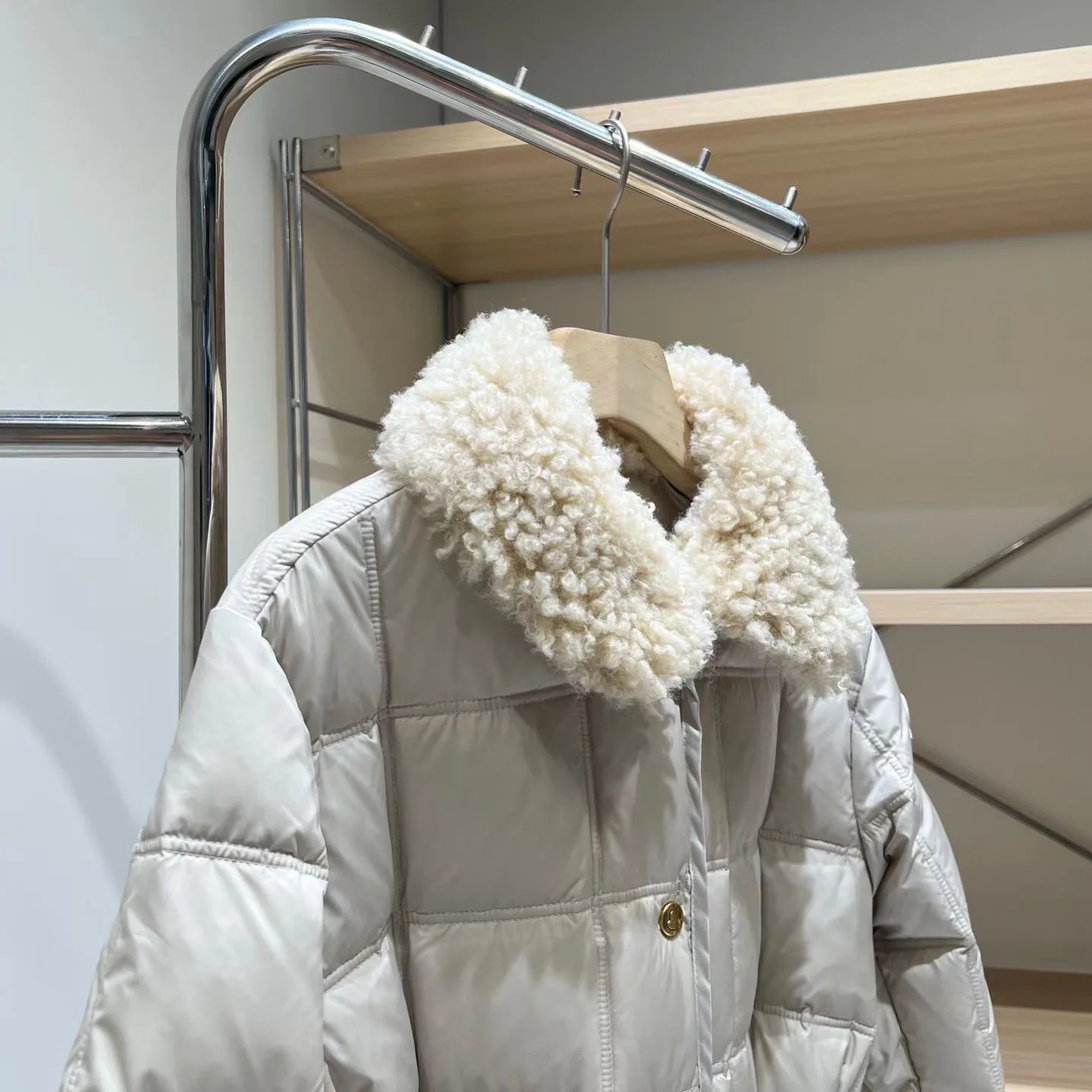 Women's Jackets And Down Jackets MONCLER 17926937