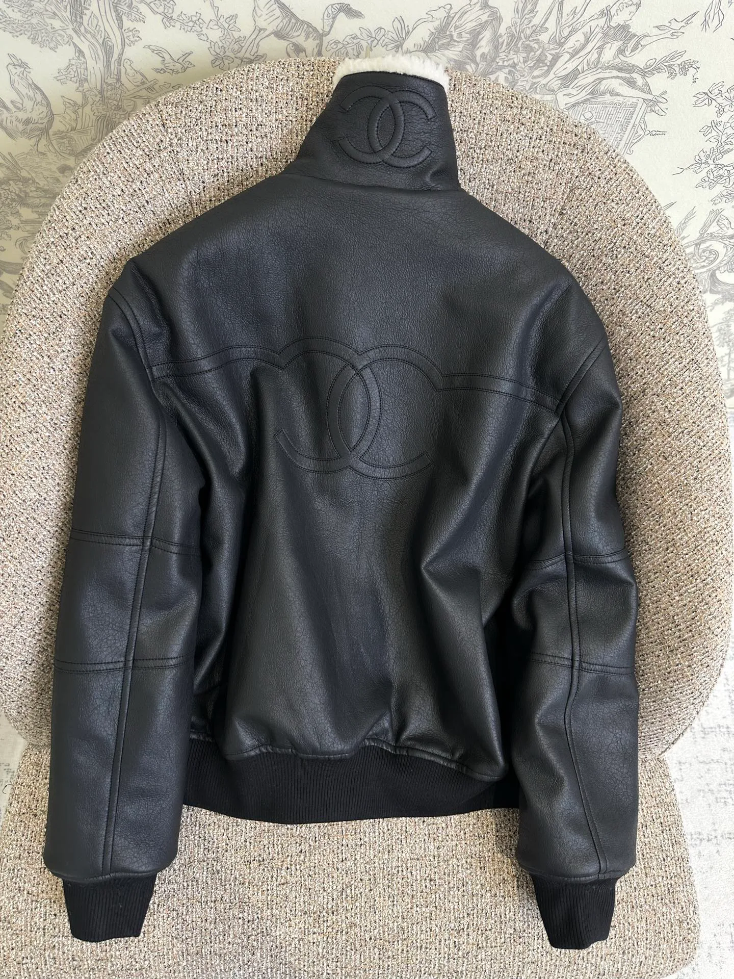Women's Leather Jackets And Sheepskin Coats CHANEL 18138555