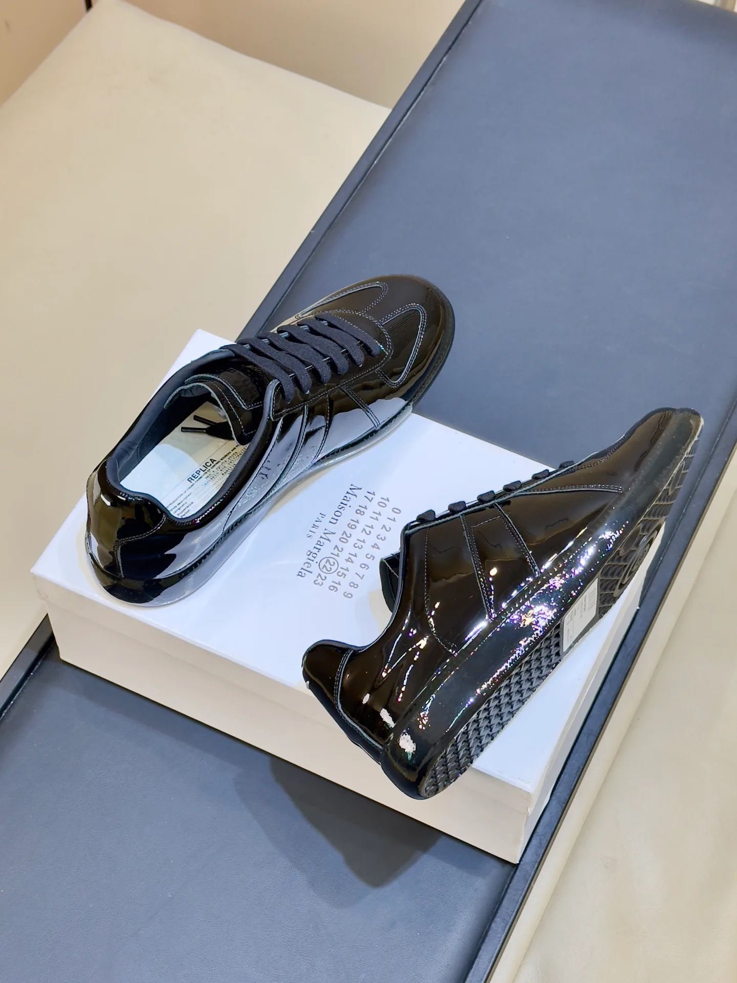 Women's Sneakers MAISON MARGIELA 18073439