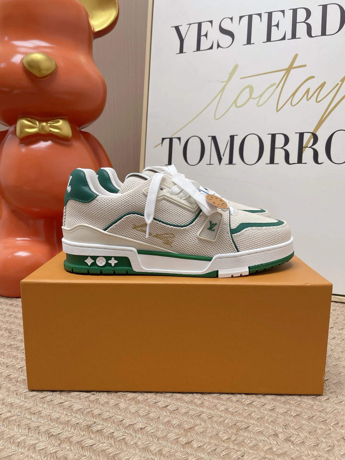 Women's Sneakers LOUIS VUITTON 17449383