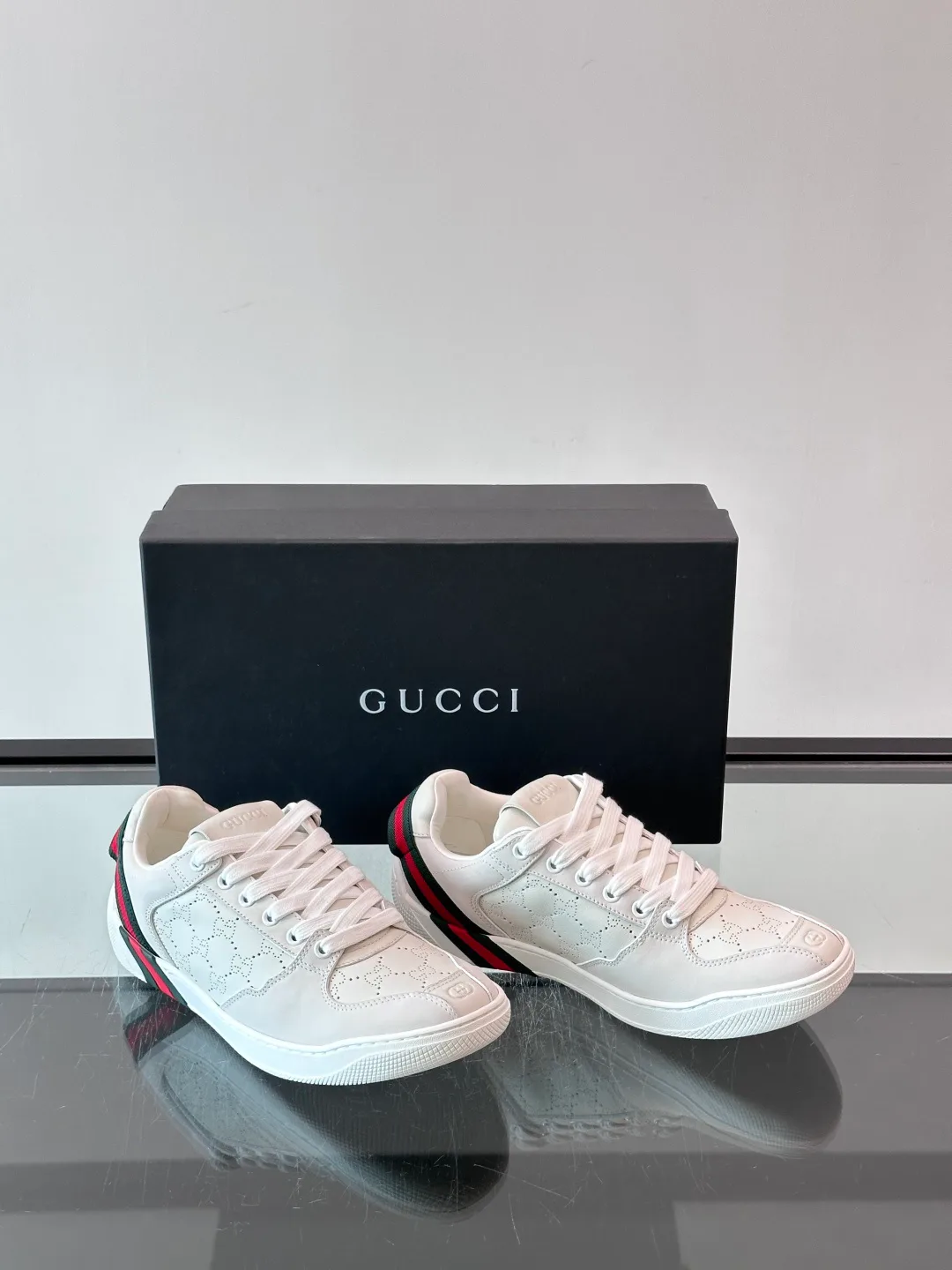 Women's Sneakers GUCCI 18449389