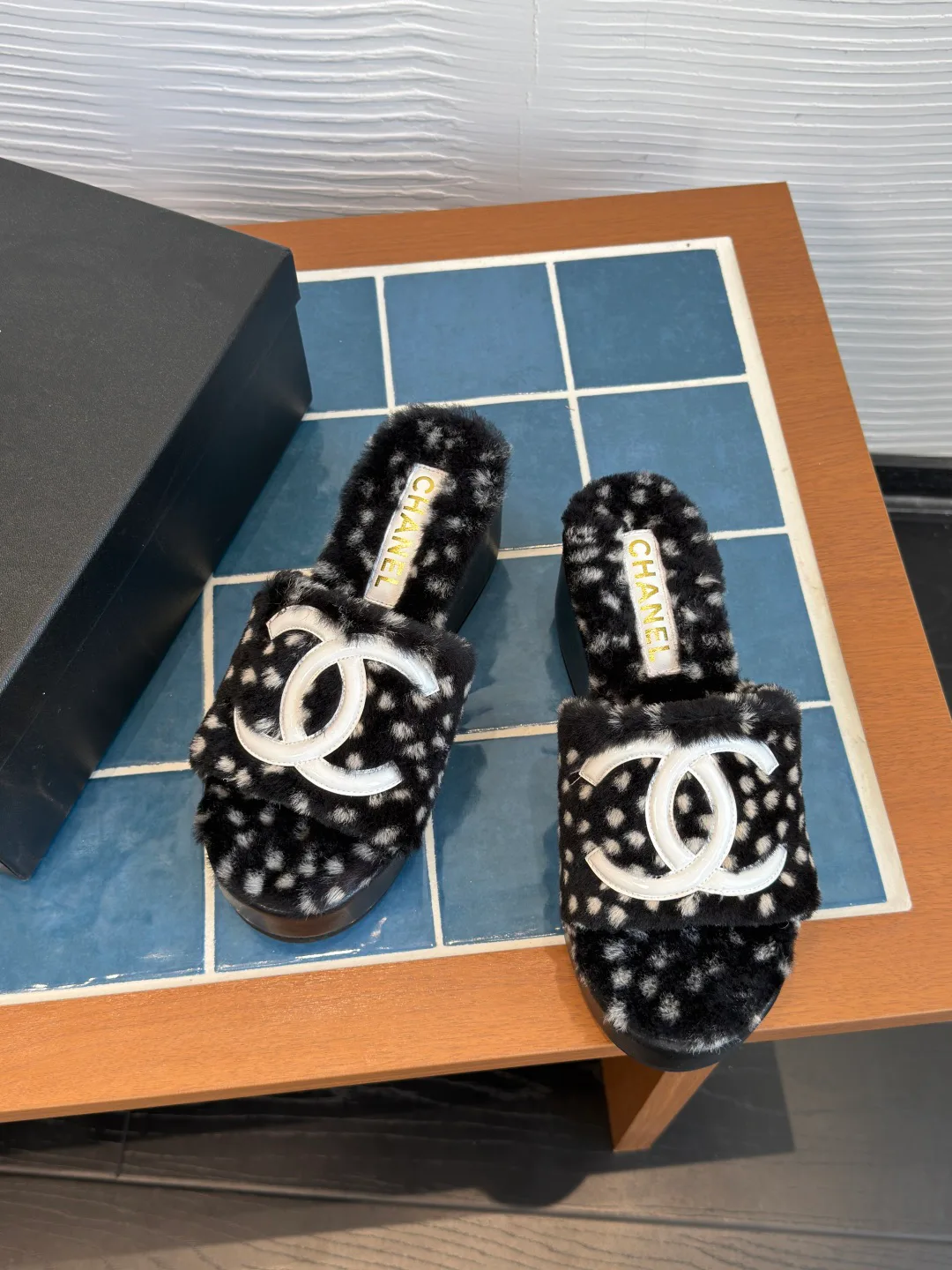 Women's Slippers CHANEL 18251944
