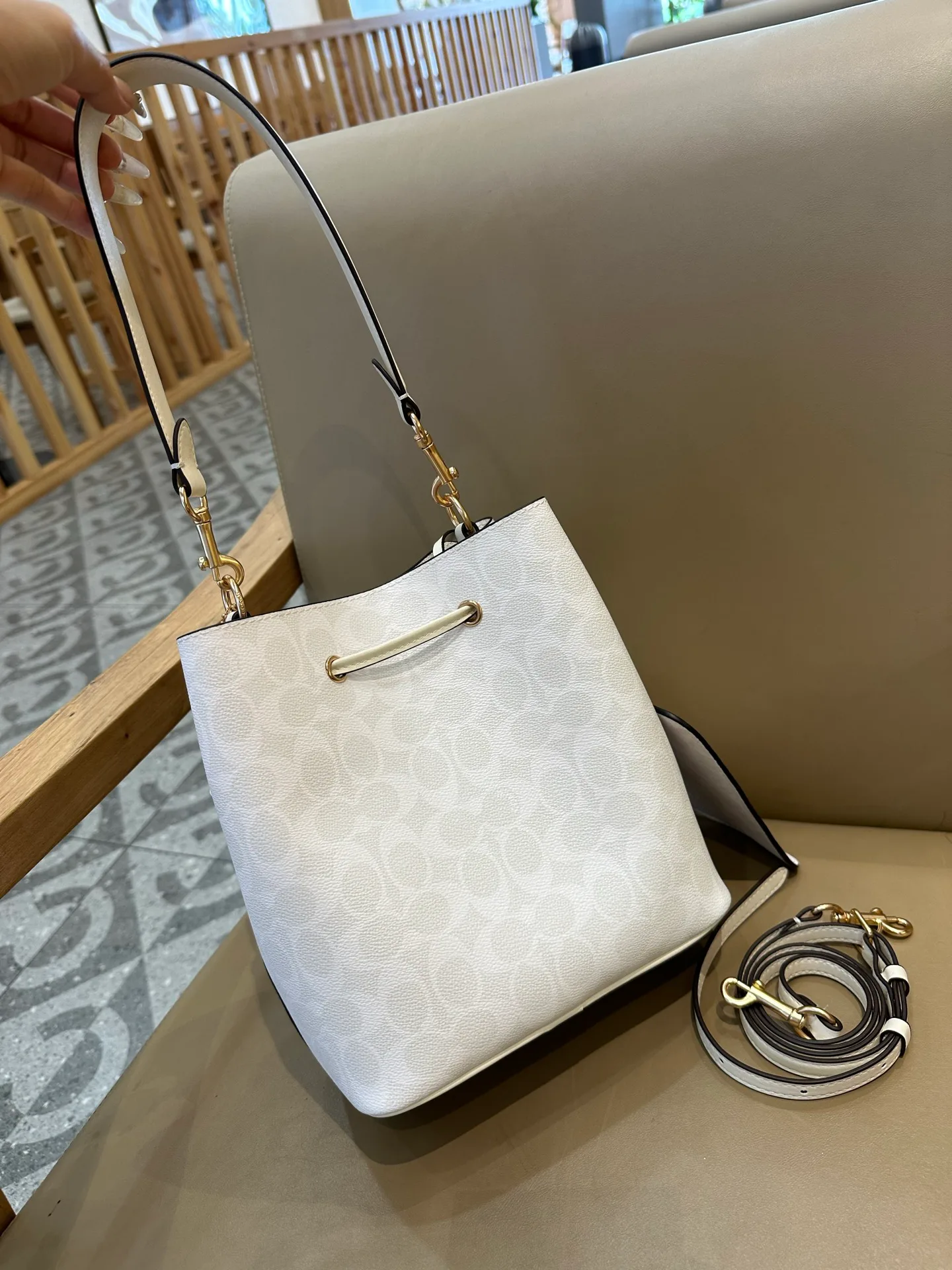 Women's Classic Handbags COACH 17961501