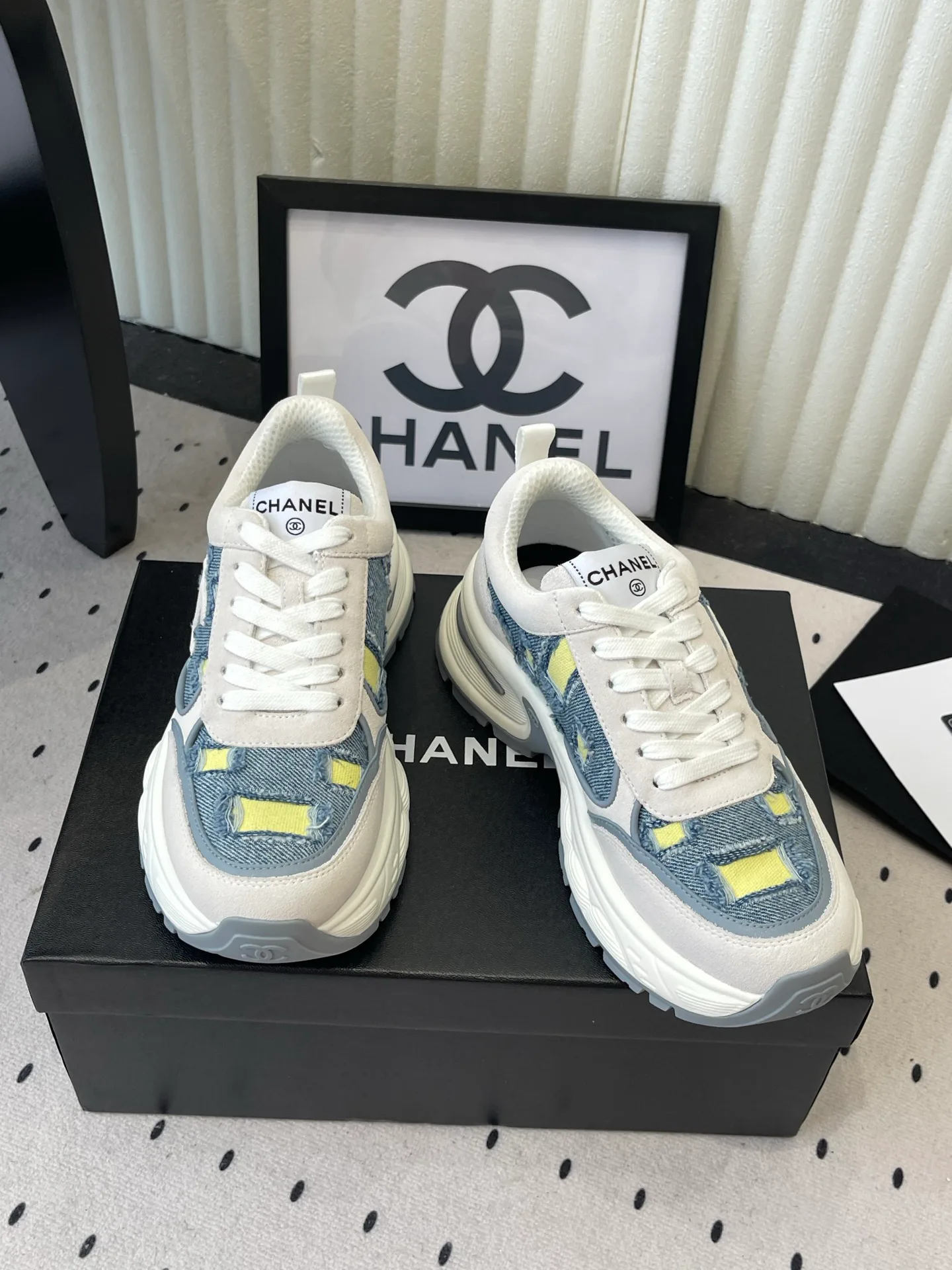 Women's Sneakers CHANEL 17769664
