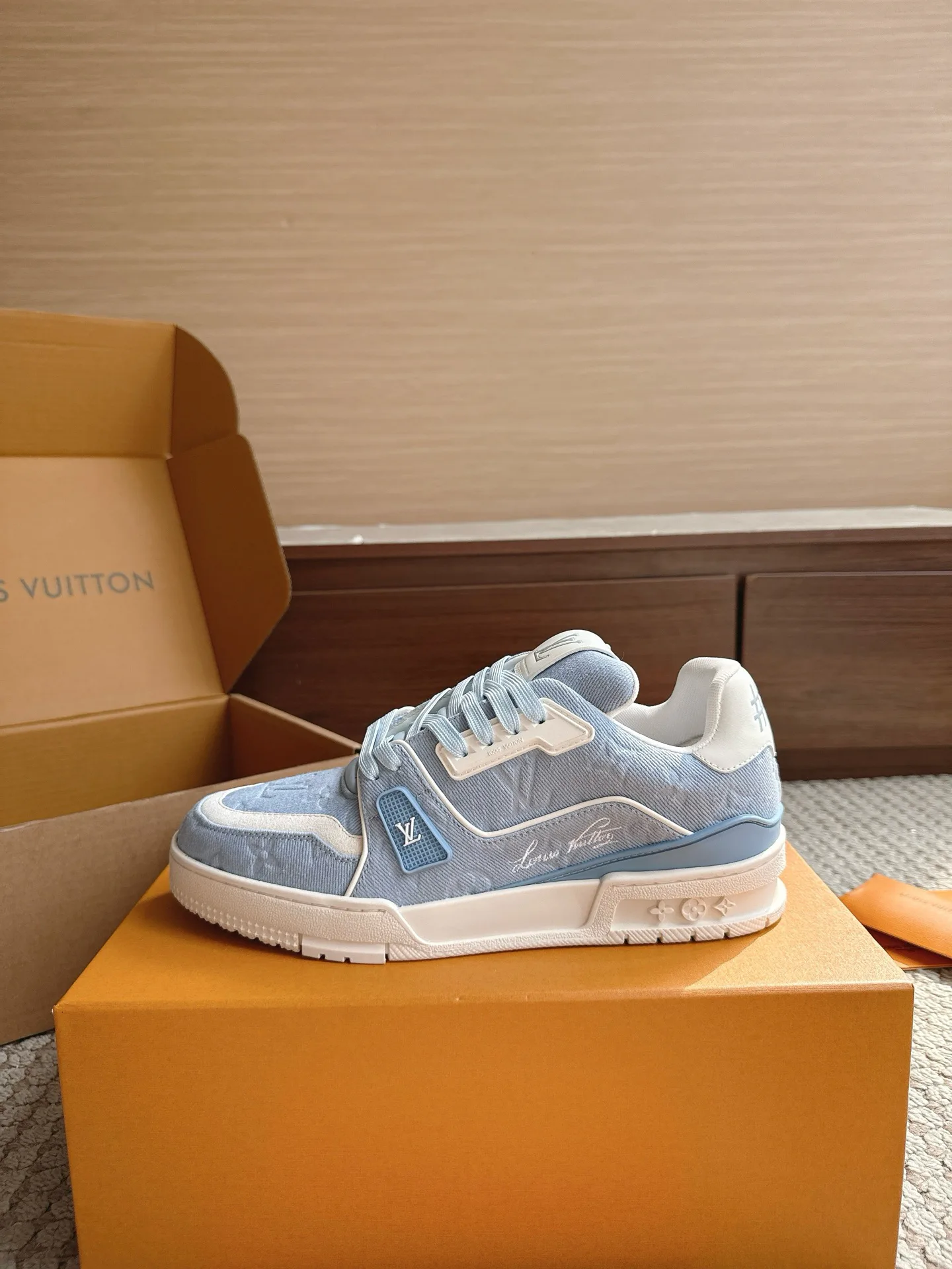 Men's Sneakers LOUIS VUITTON 17477016