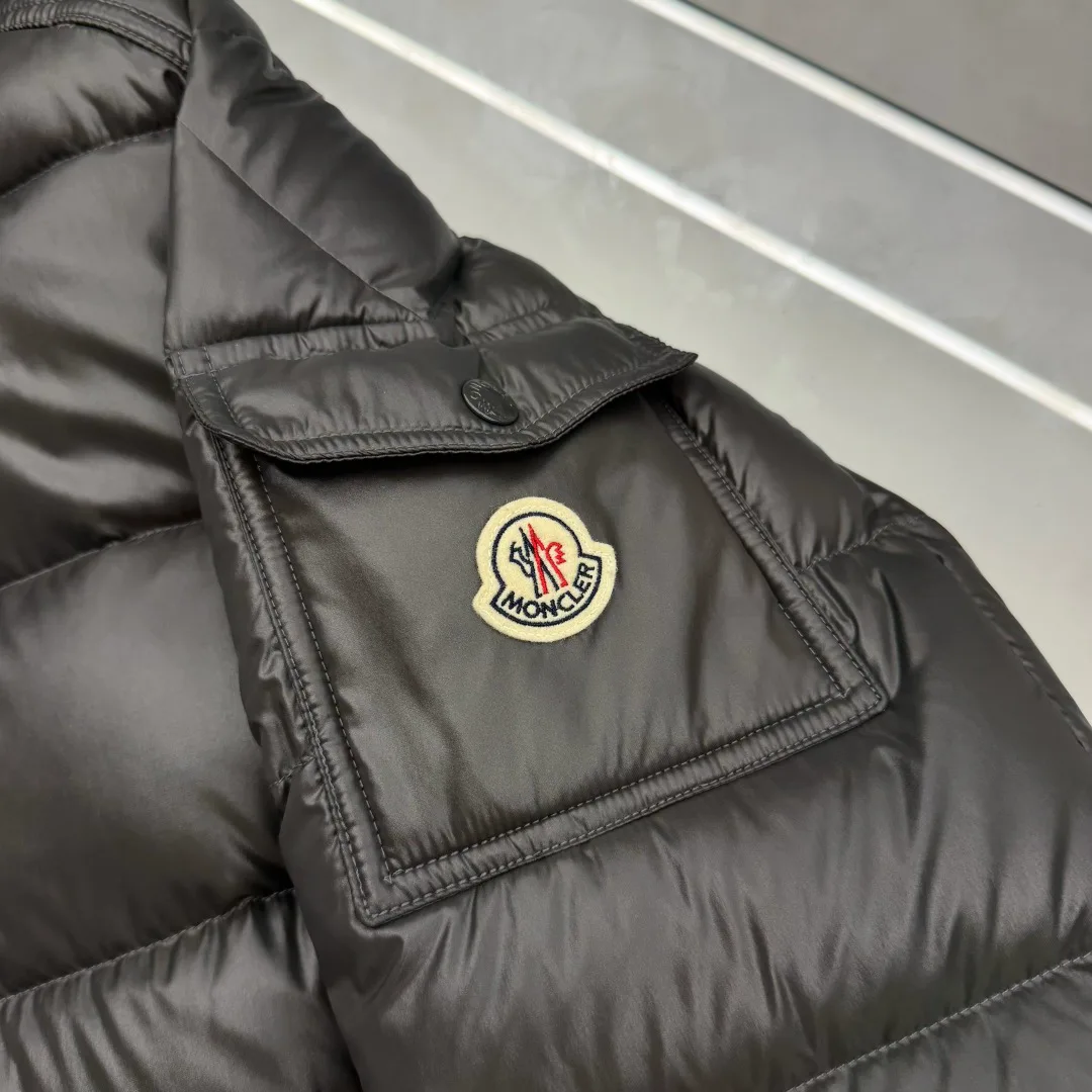 Men's Jackets And Down Jackets MONCLER 17391878
