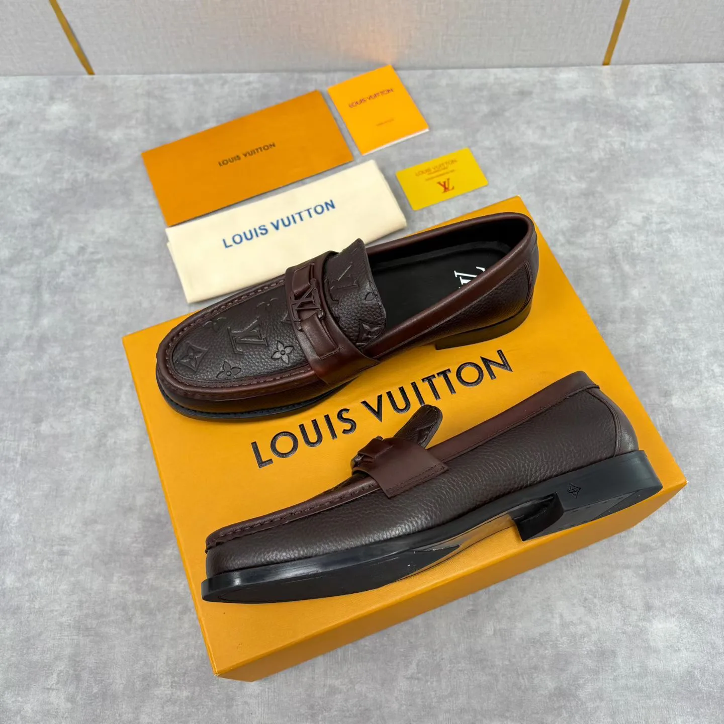 Men's Loafers And Dress Shoes LOUIS VUITTON 18193954
