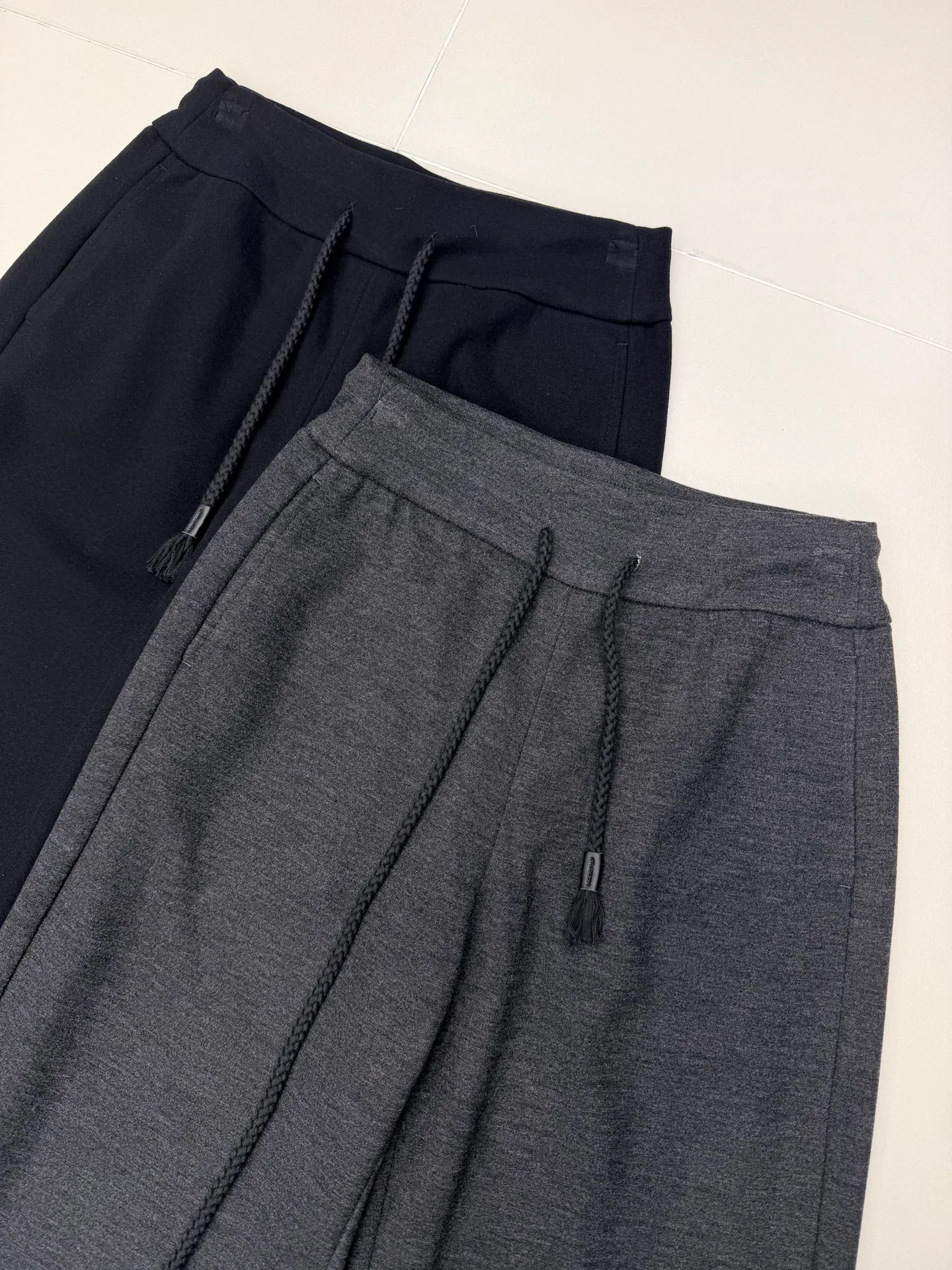 Women's Trousers LOEWE 18432851