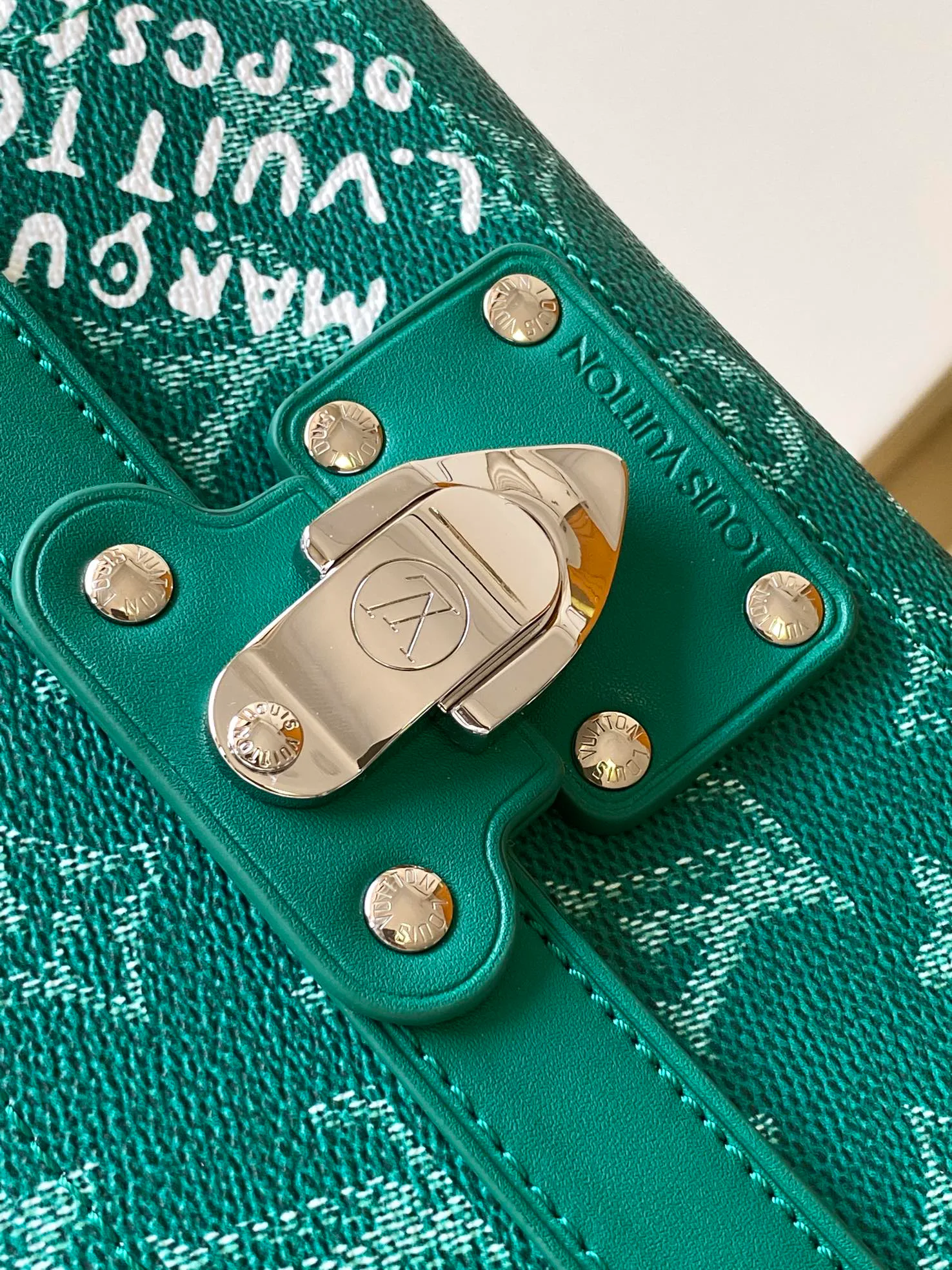 Классические Сумки Женские Louis Vuitton 18664438
