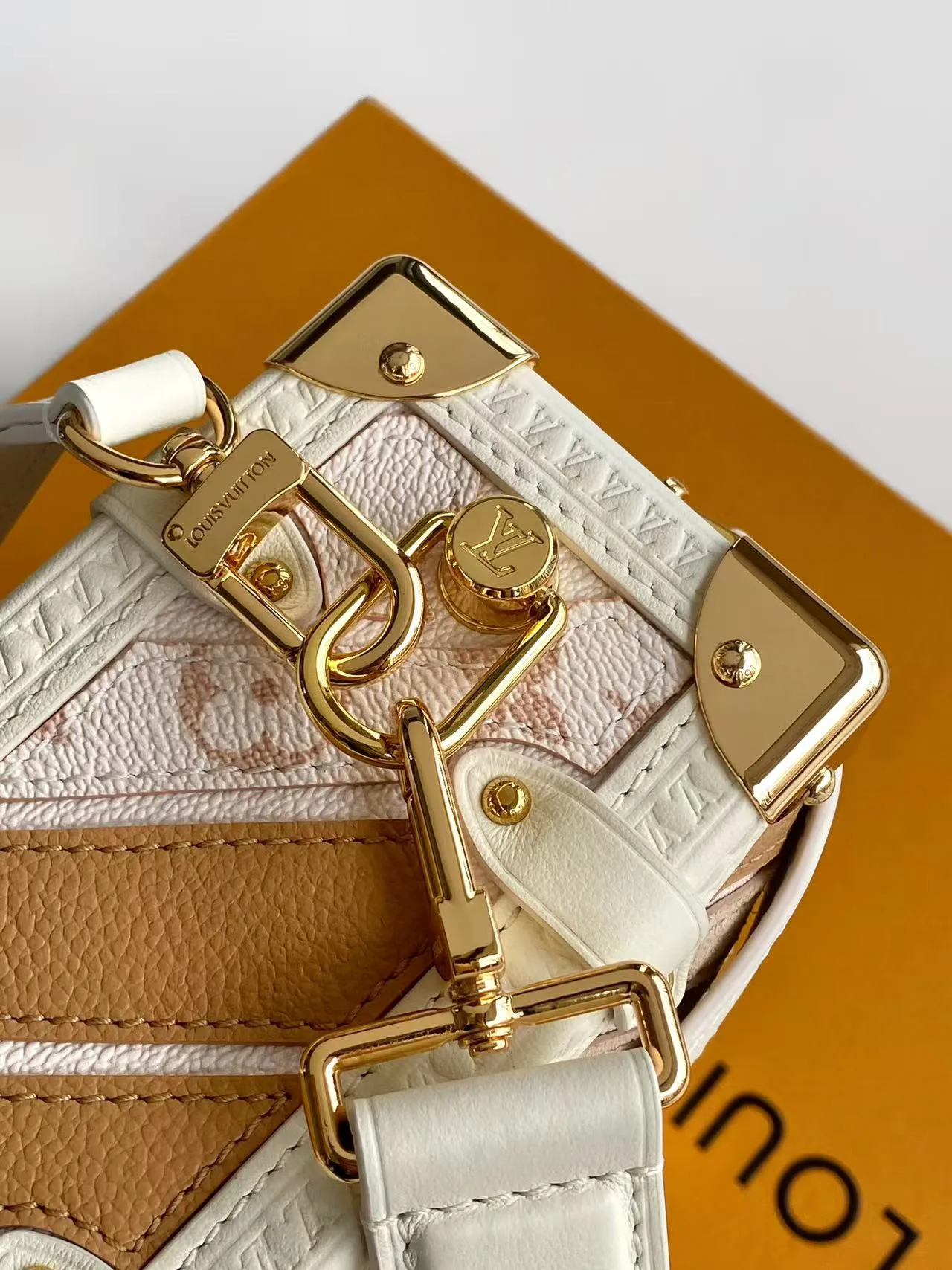 Women's Classic Handbags LOUIS VUITTON 17796569