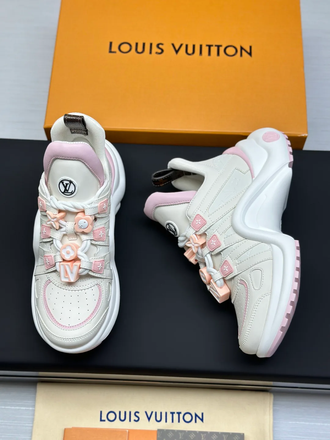 Women's Sneakers LOUIS VUITTON 18211999