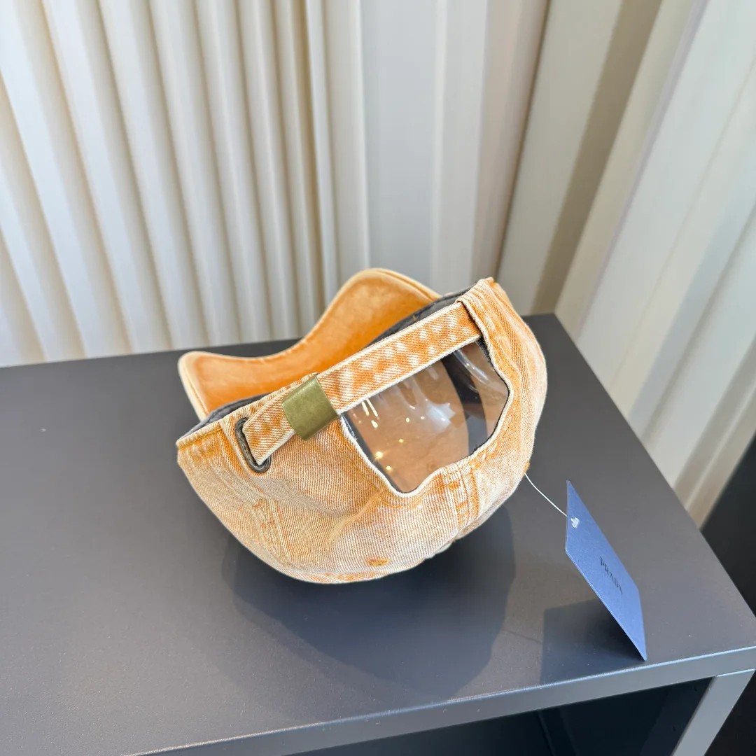 Hats PRADA 17515170
