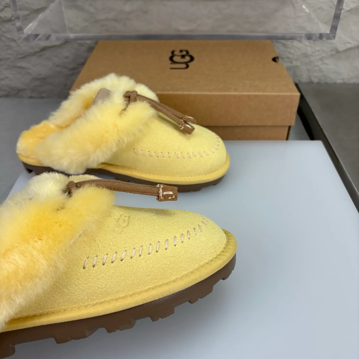 Women's Slippers UGG 18351730