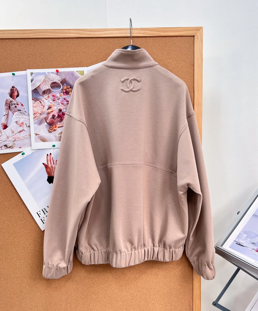 Women's Sweatshirts And Hoodies CHANEL 18030974