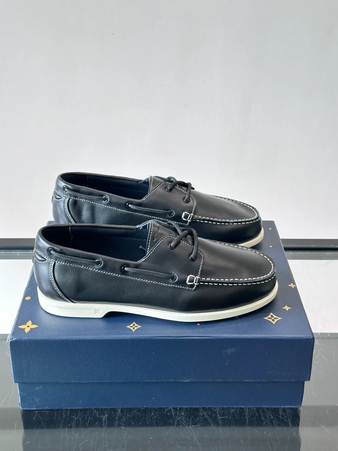 Men's Loafers And Dress Shoes LOUIS VUITTON 18118551