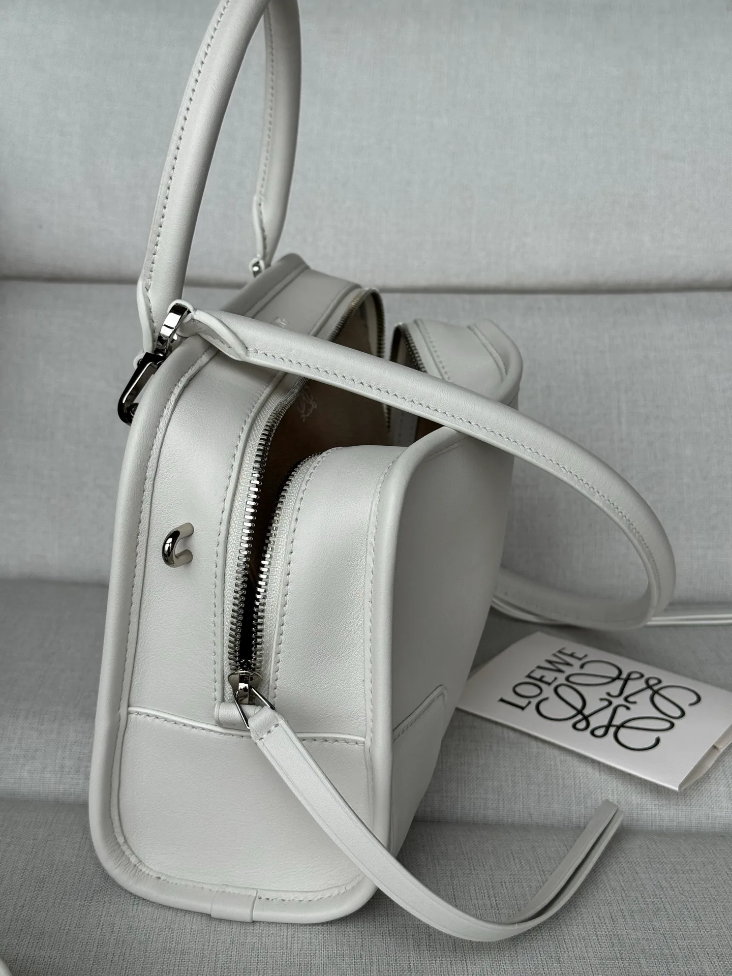Women's Classic Handbags LOEWE 17927647