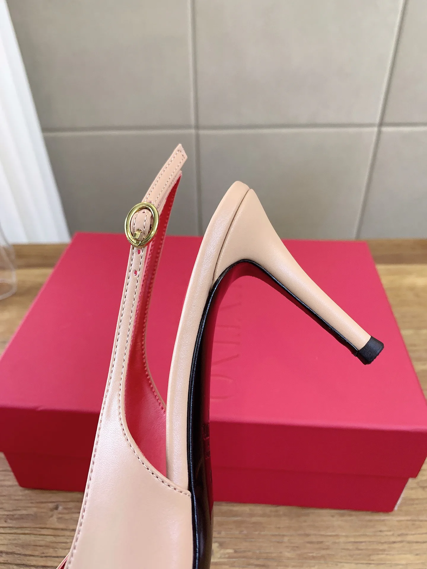 Women's Heels VALENTINO 17862482
