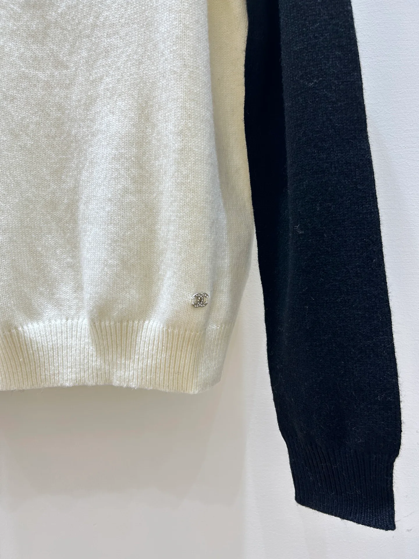 Women's Jumpers And Sweaters CHANEL 18096616