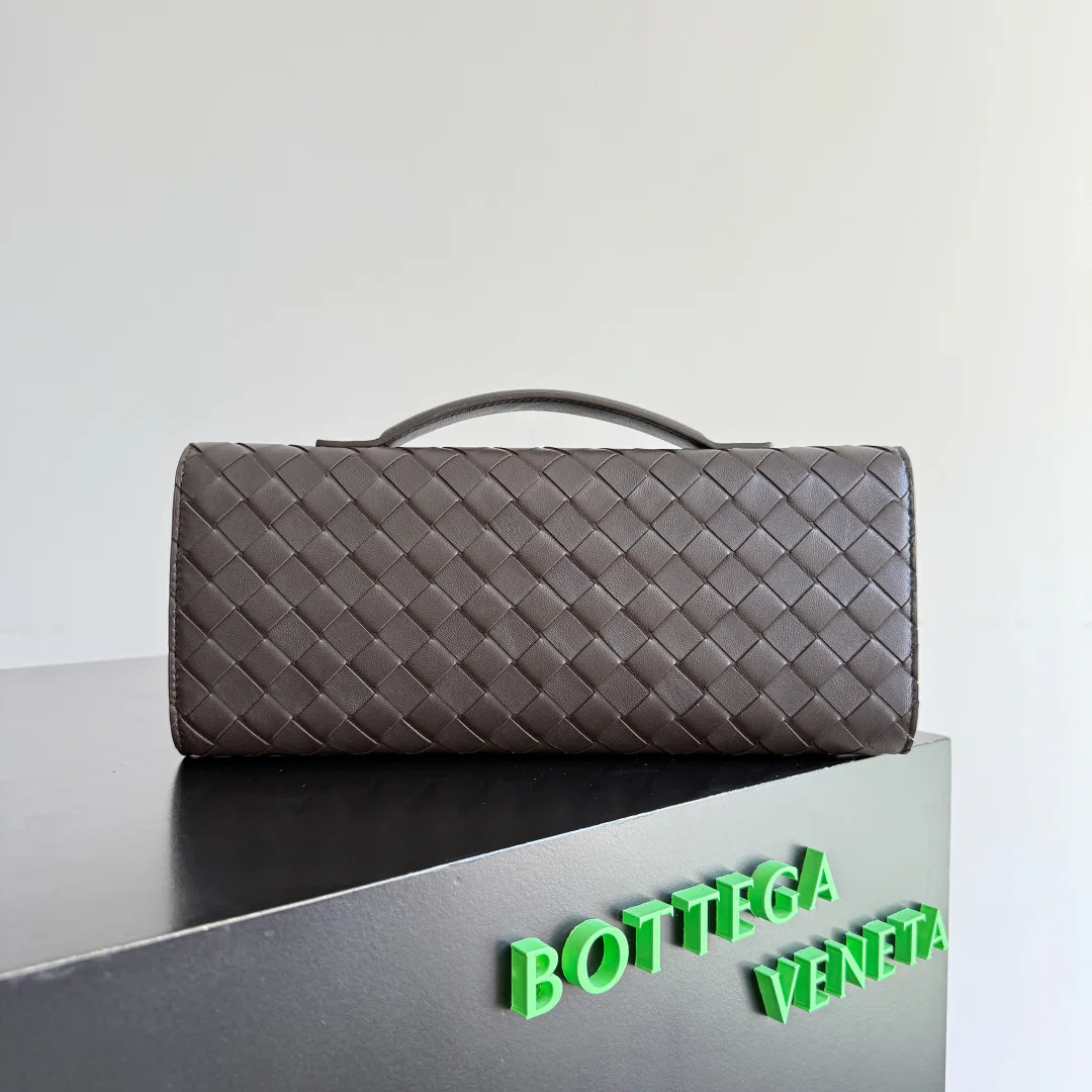 Women's Clutches BOTTEGA VENETA 18367564