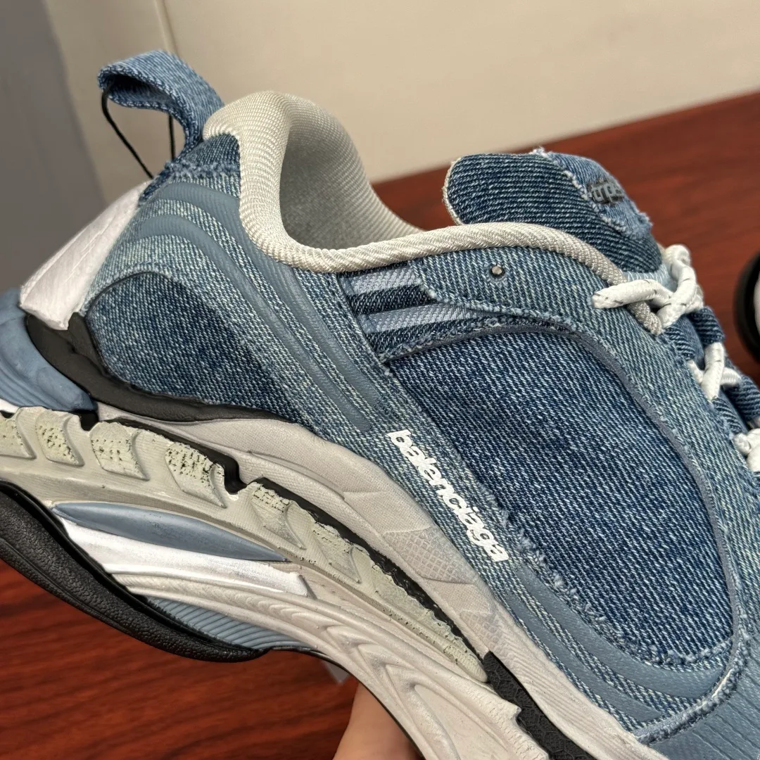 Women's Sneakers BALENCIAGA 18230795