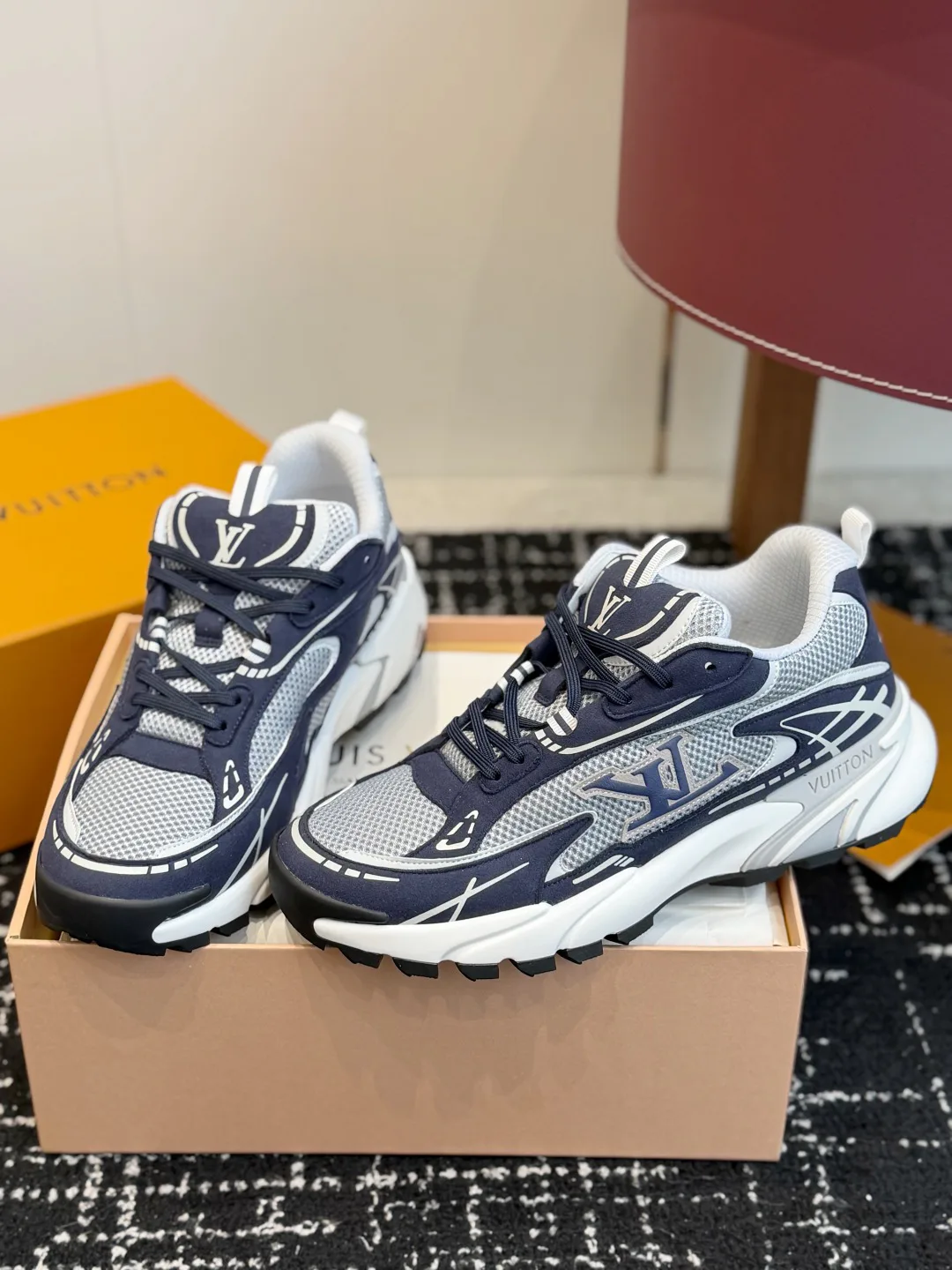 Men's Sneakers LOUIS VUITTON 17437994