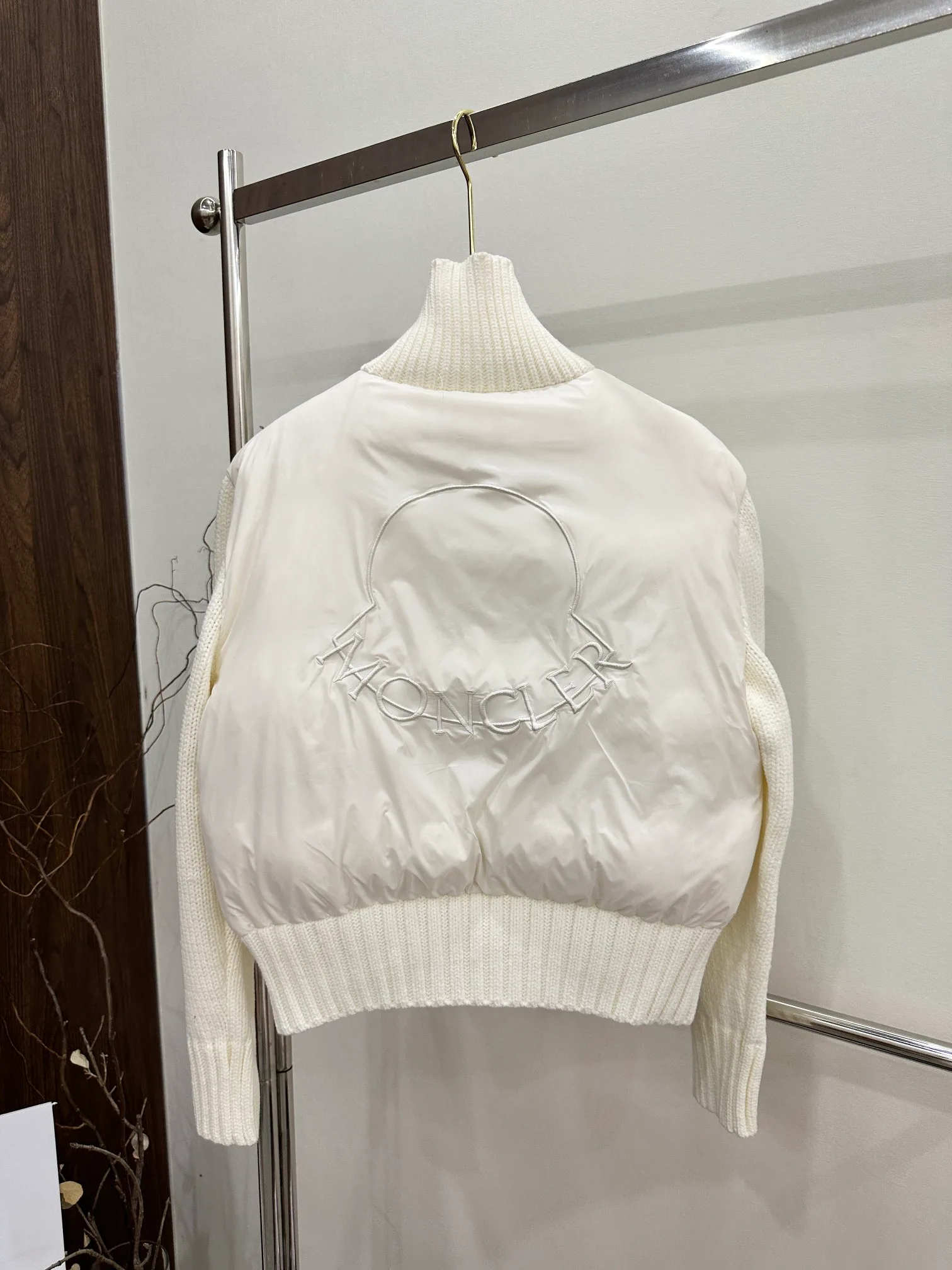 Women's Jackets And Down Jackets MONCLER 18188493
