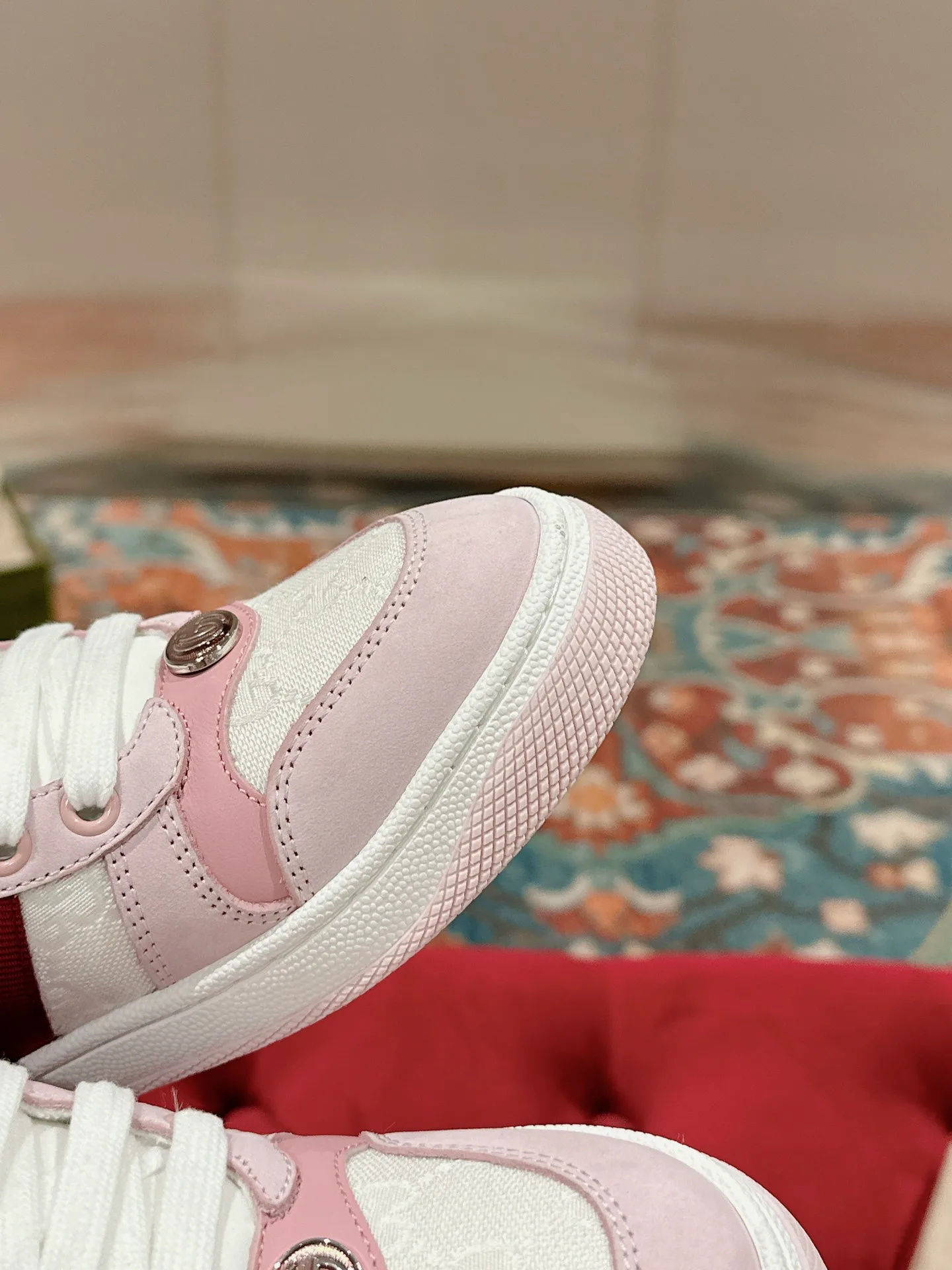 Women's Sneakers GUCCI 17956690