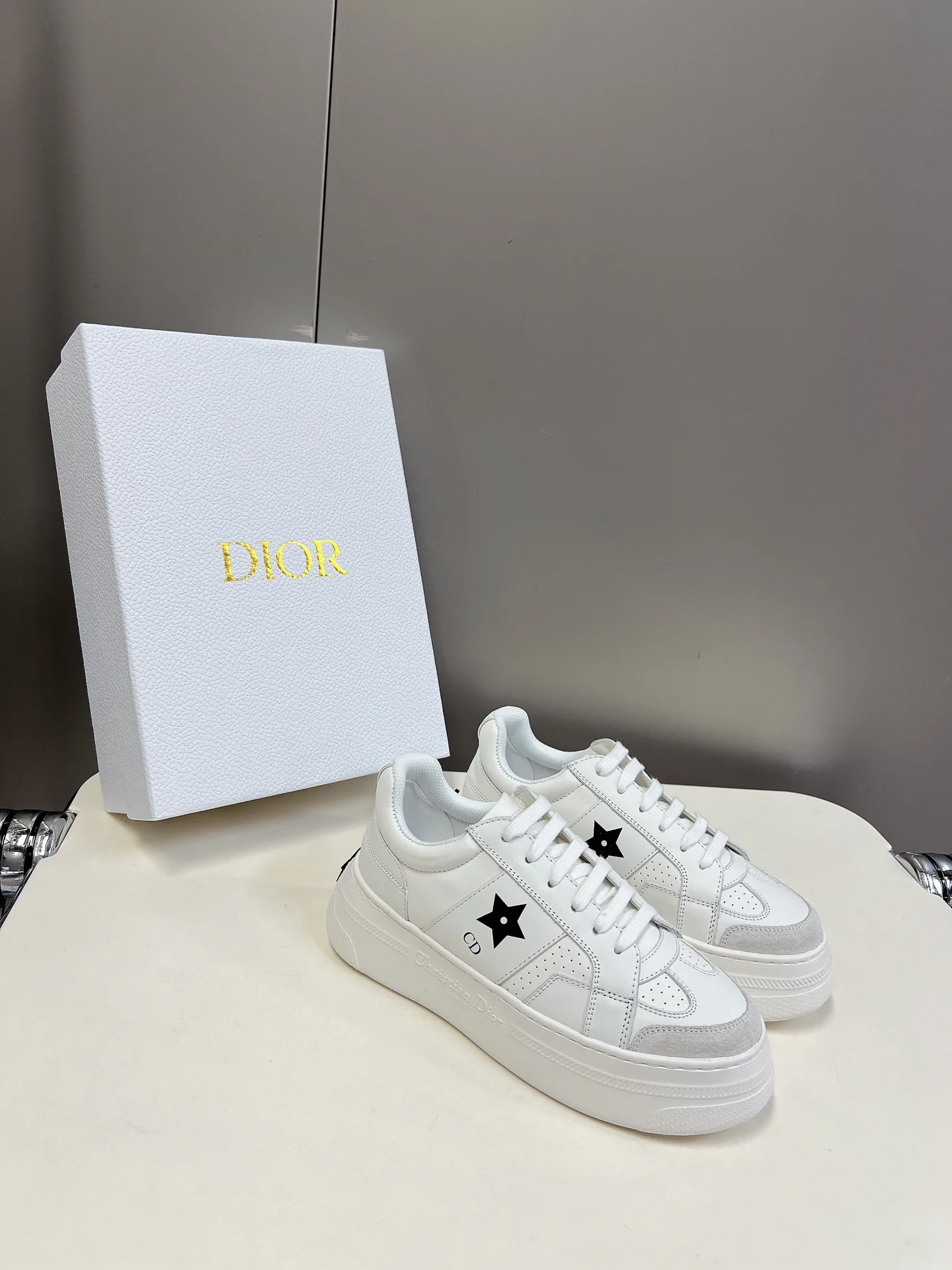 Women's Sneakers CHRISTIAN DIOR 18005357