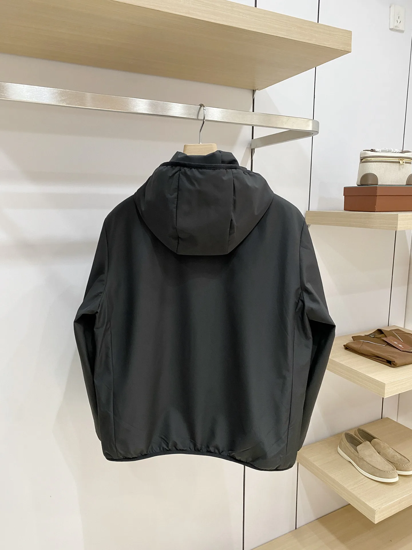 Men's Jackets And Down Jackets MONCLER 18469512
