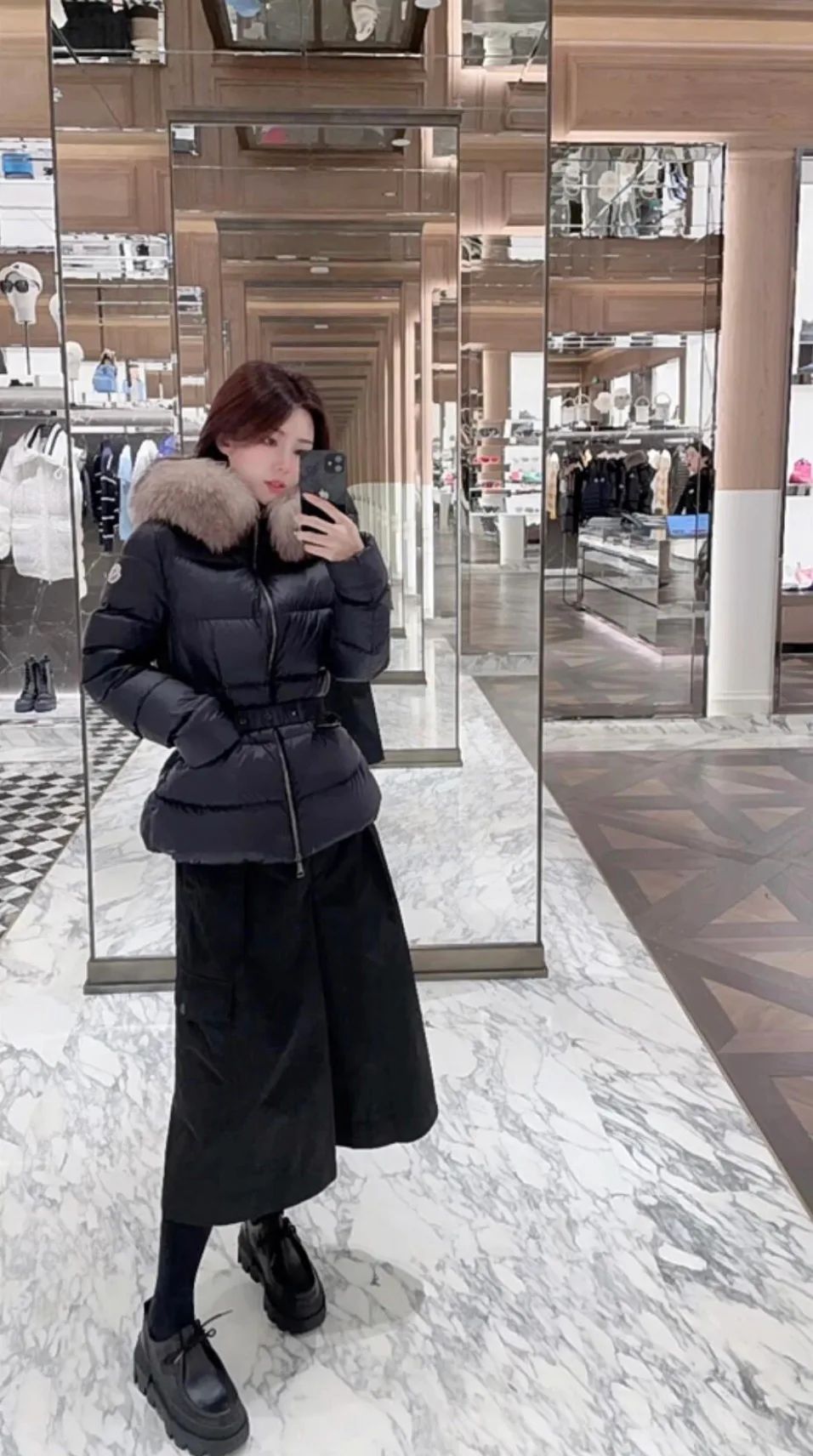 Women's Jackets And Down Jackets MONCLER 18130047