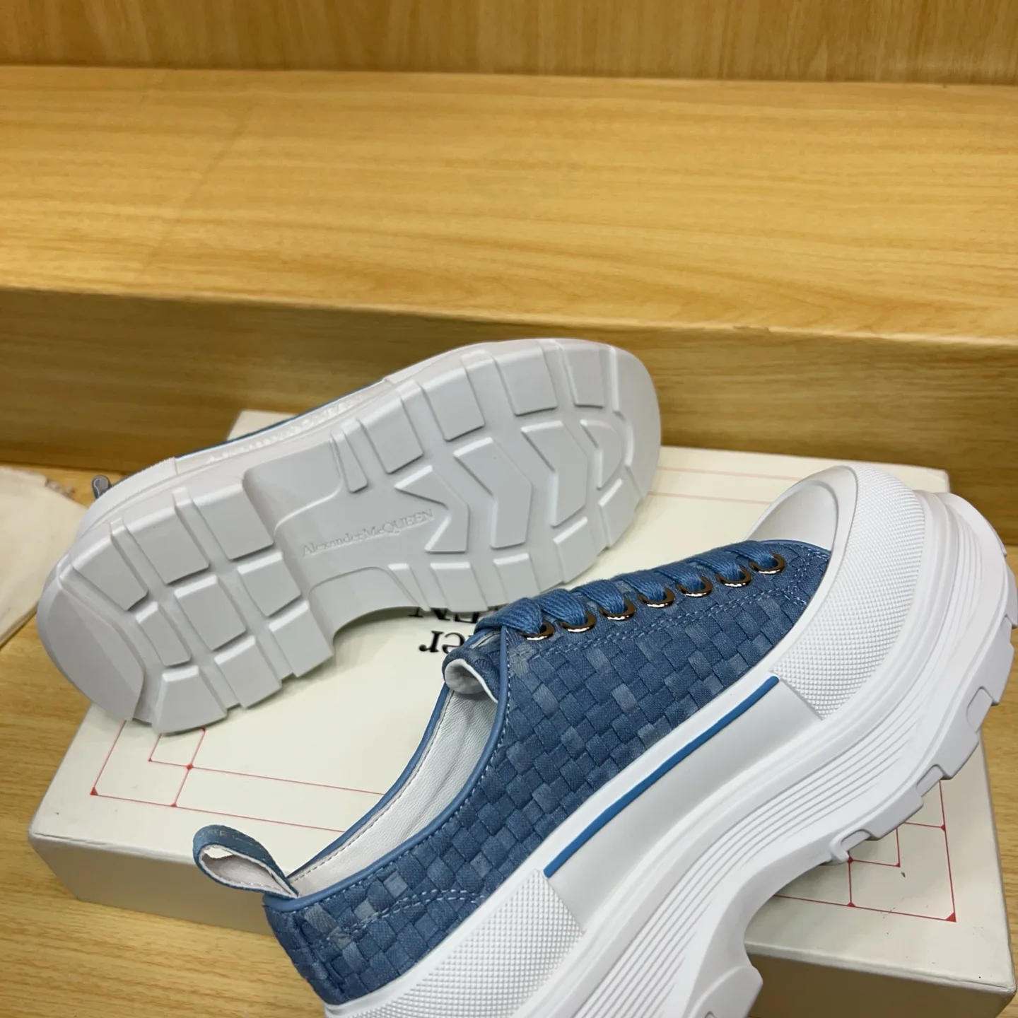 Women's Sneakers ALEXANDER MCQUEEN 17545170