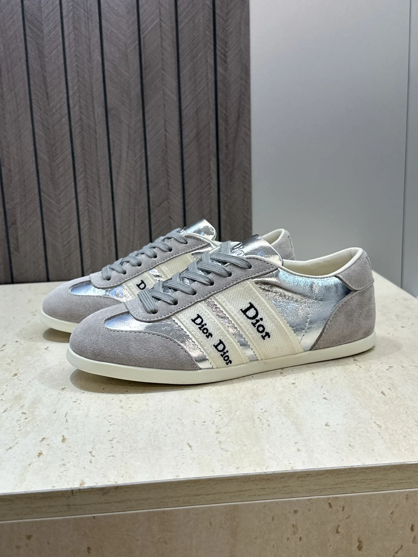 Women's Sneakers CHRISTIAN DIOR 17612350