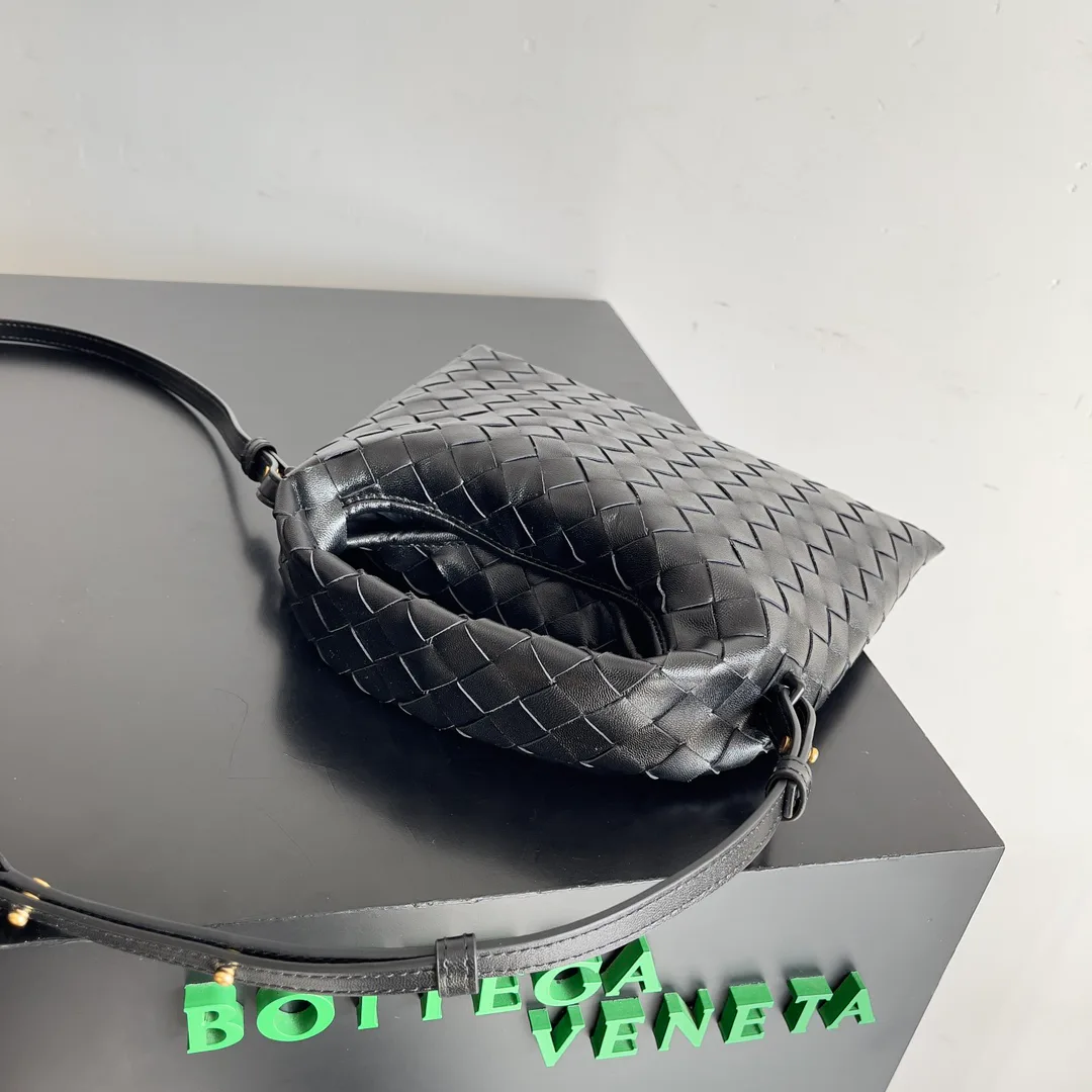 Women's Classic Handbags BOTTEGA VENETA 17488720