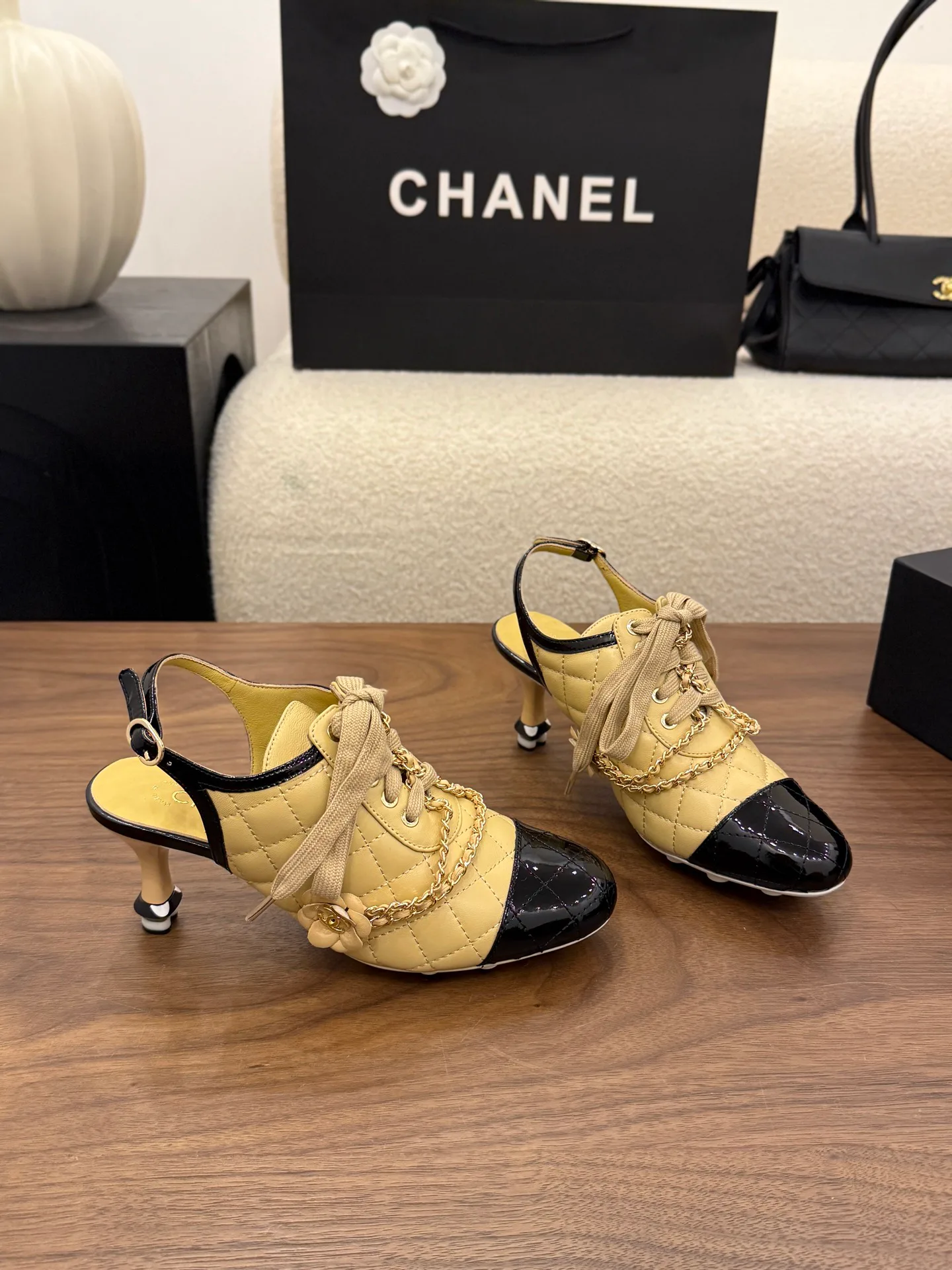 Women's Heels CHANEL 17920850